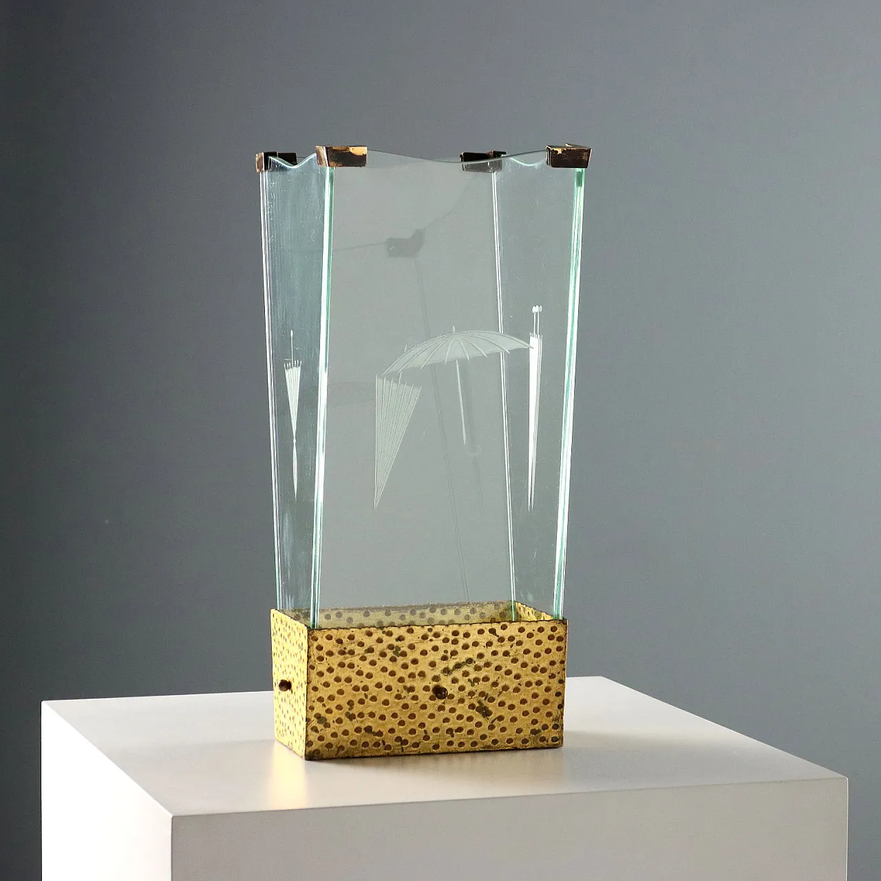 Portaombrelli in vetro acidato con vassoio in ferro battuto, '900 1