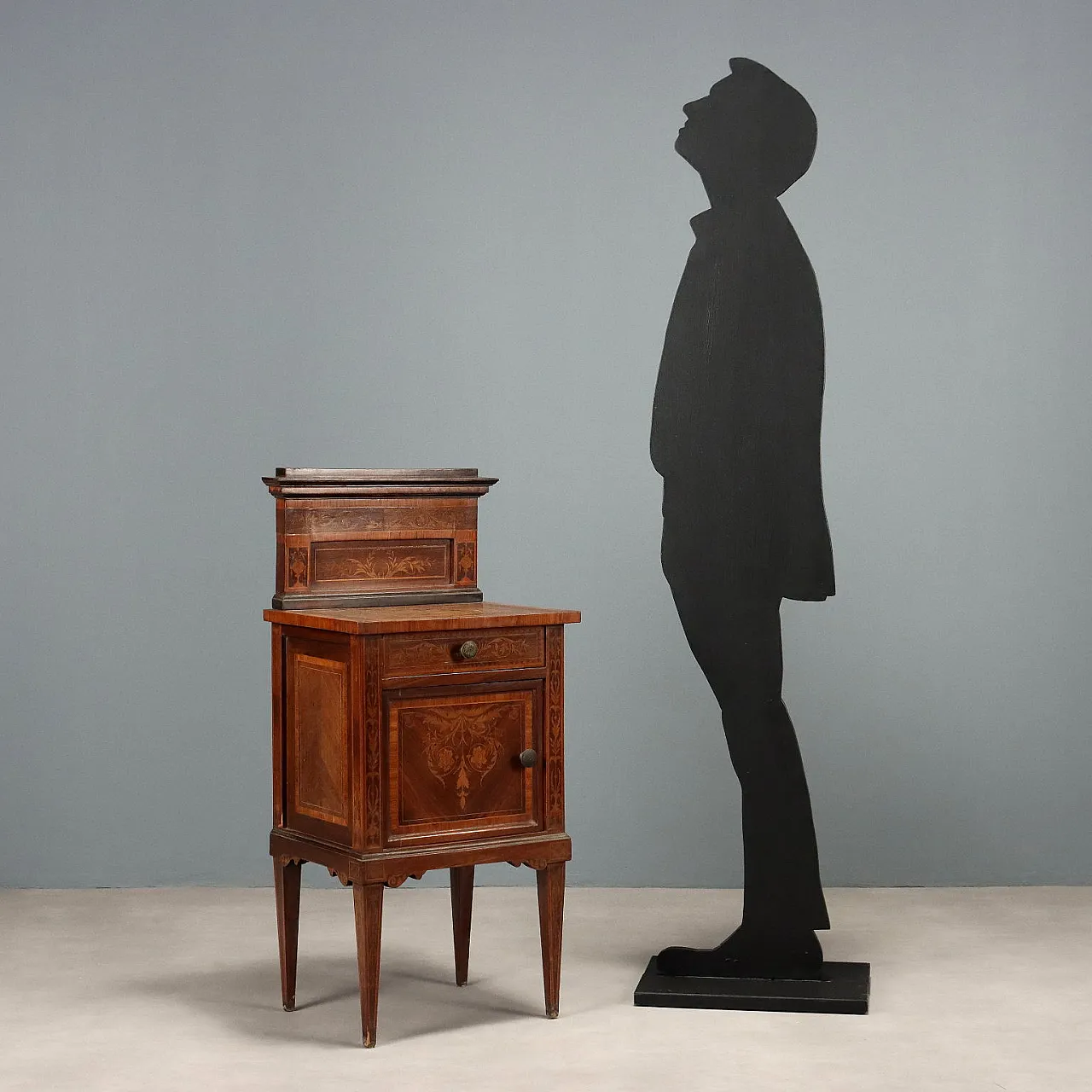 Comodino in faggio impiallacciato e mogano, primo '900 2