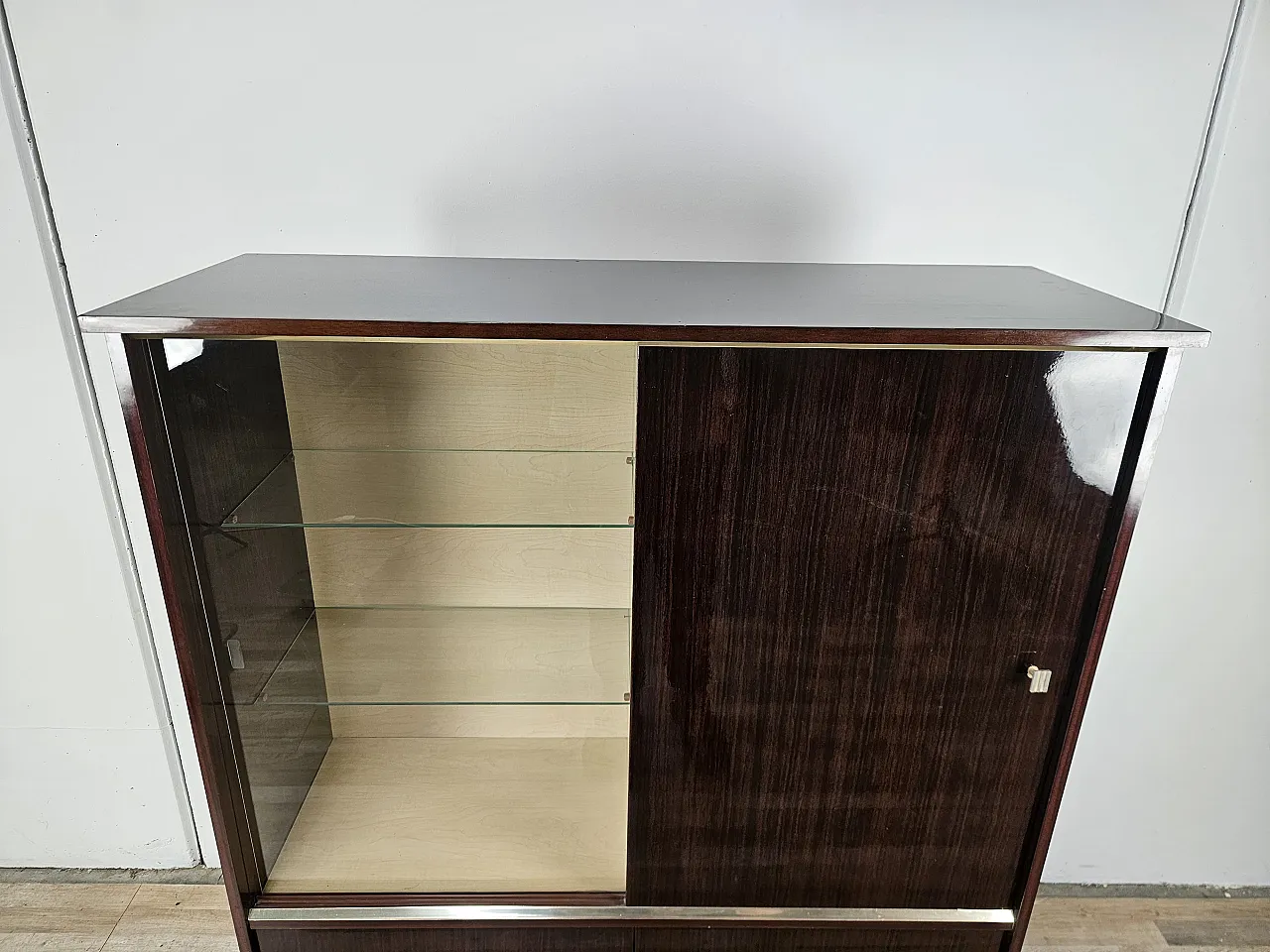 Vetrina in lamina di palissandro, anni '50 2