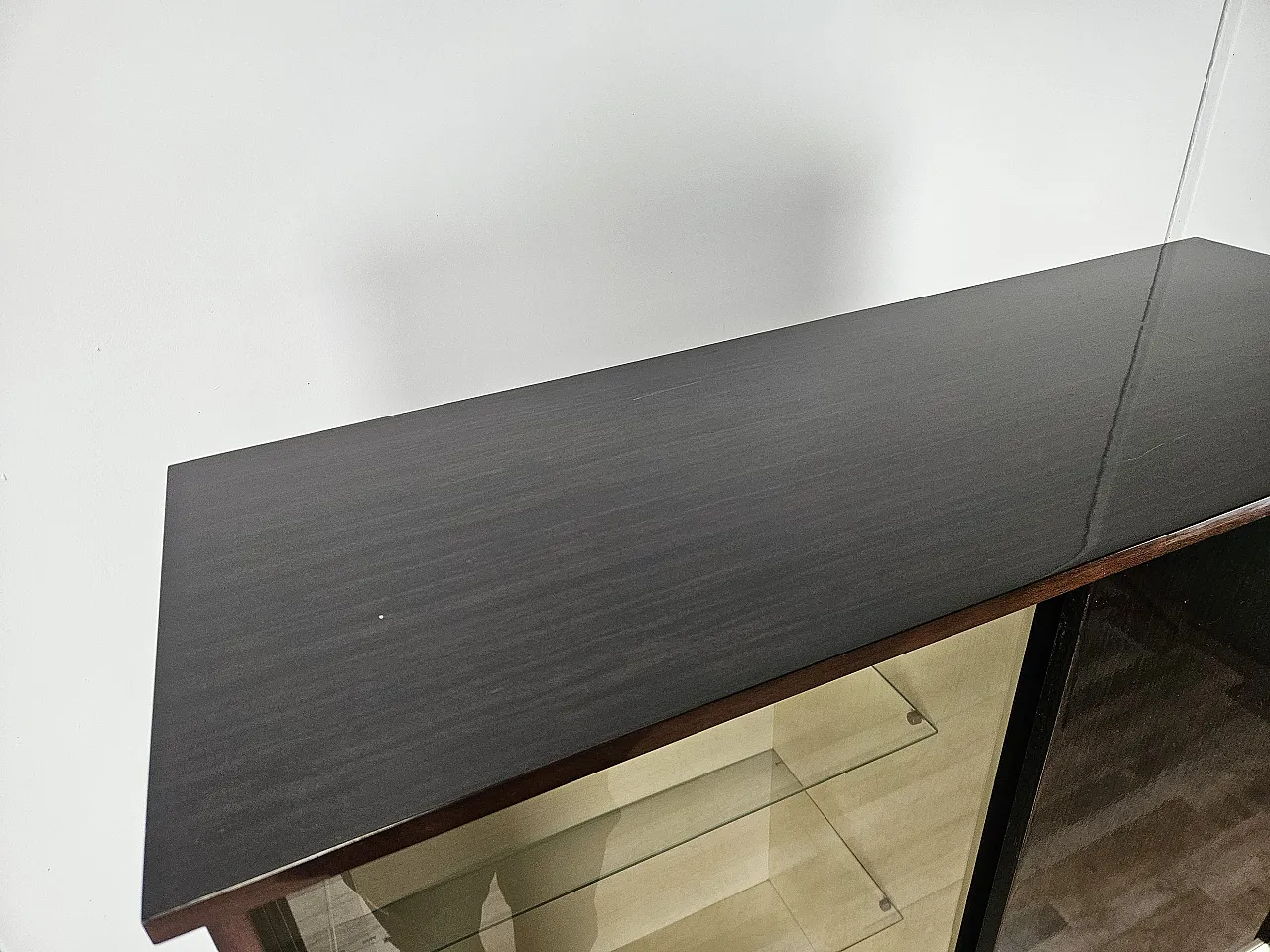 Vetrina in lamina di palissandro, anni '50 3