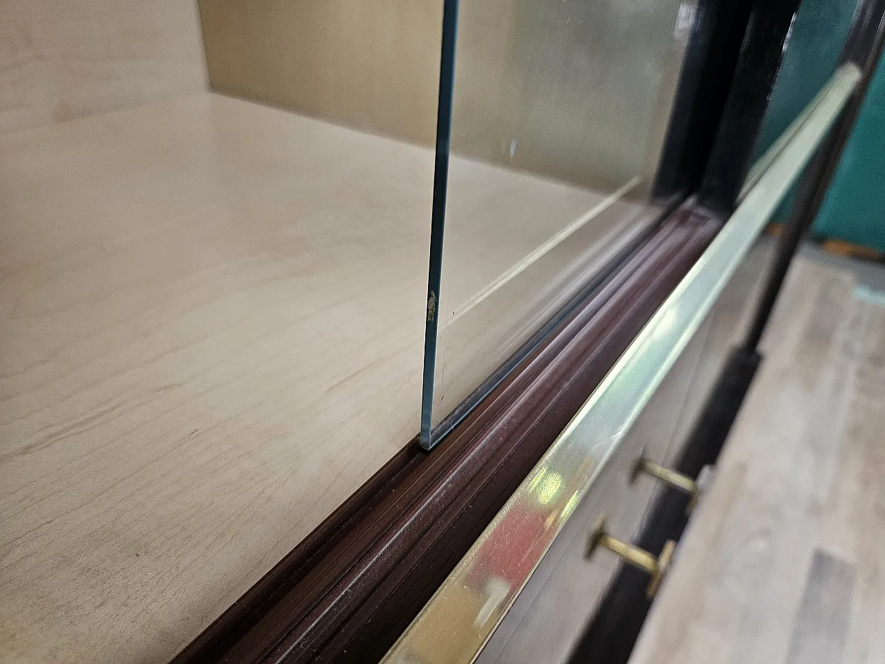 Vetrina in lamina di palissandro, anni '50 13