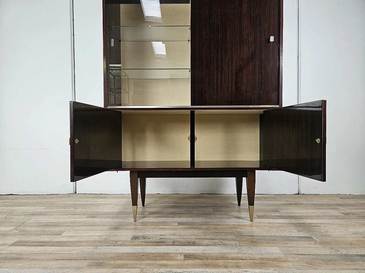 Vetrina in lamina di palissandro, anni '50 14