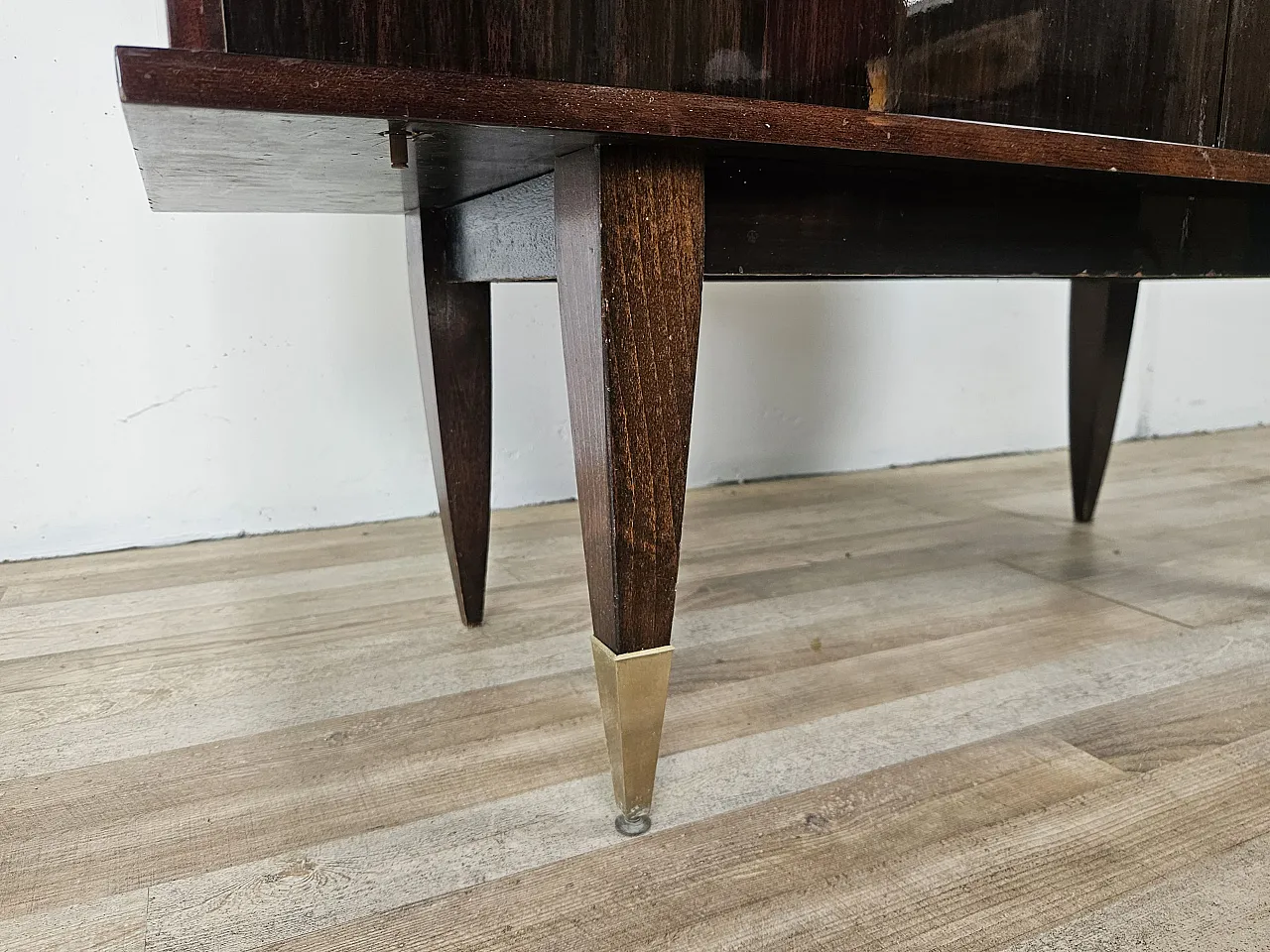 Vetrina in lamina di palissandro, anni '50 18