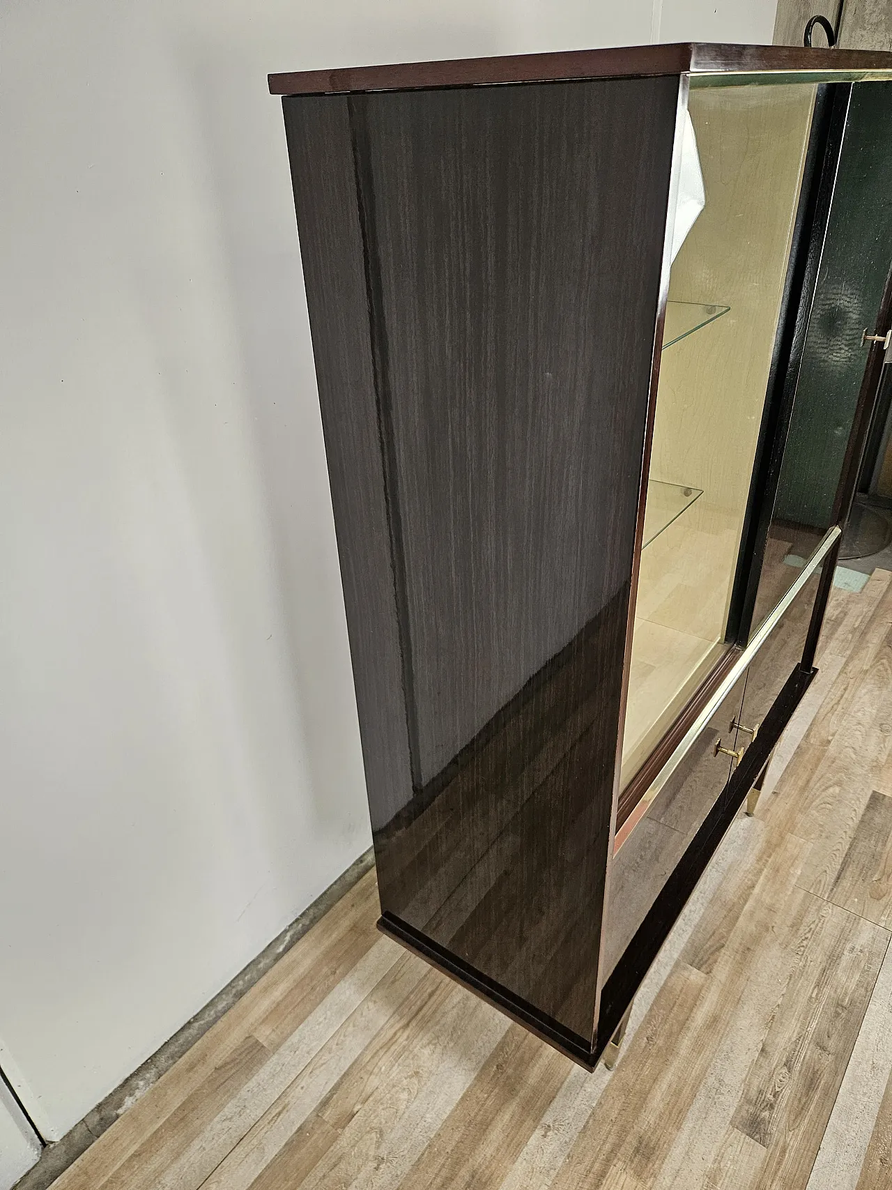 Vetrina in lamina di palissandro, anni '50 21