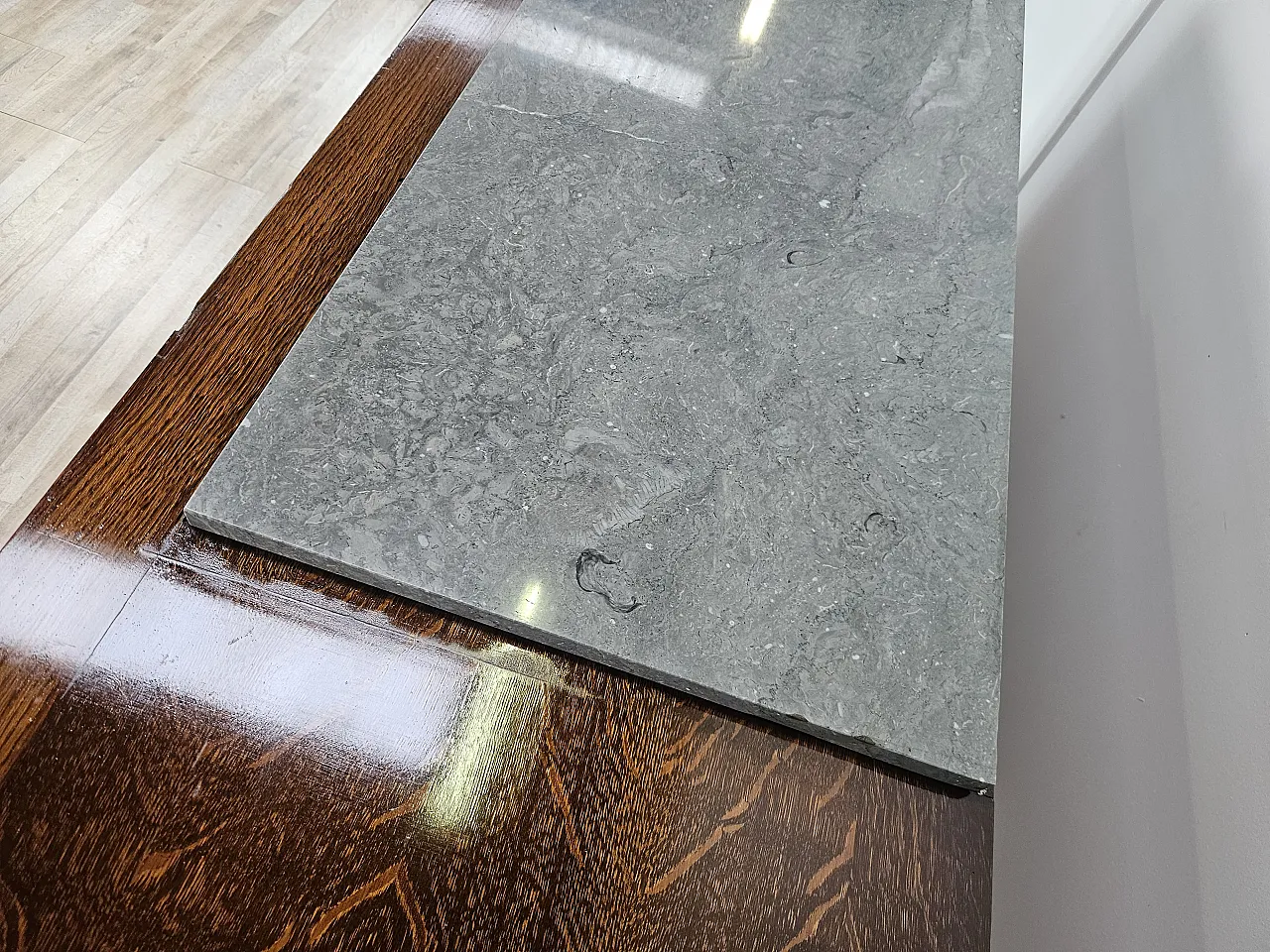 Credenza Art Decò in quercia con ripiano in marmo, anni '50 8