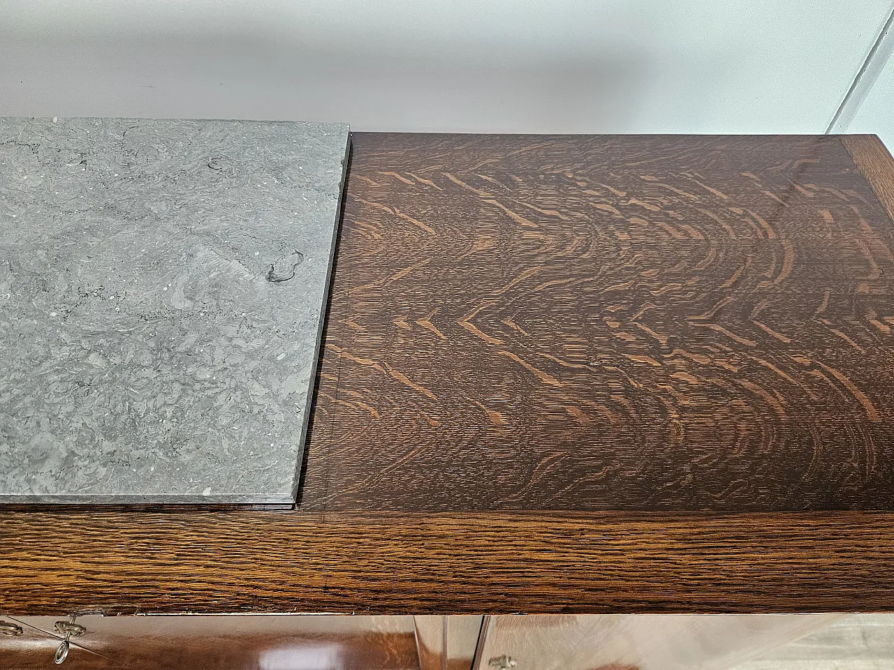 Credenza Art Decò in quercia con ripiano in marmo, anni '50 9