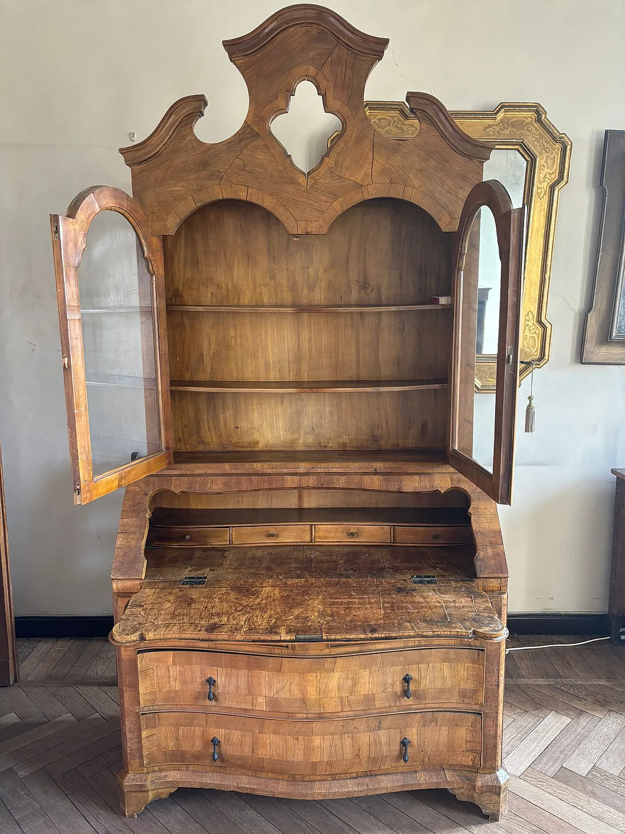 Italian trumeau in late 19th century walnut root 2