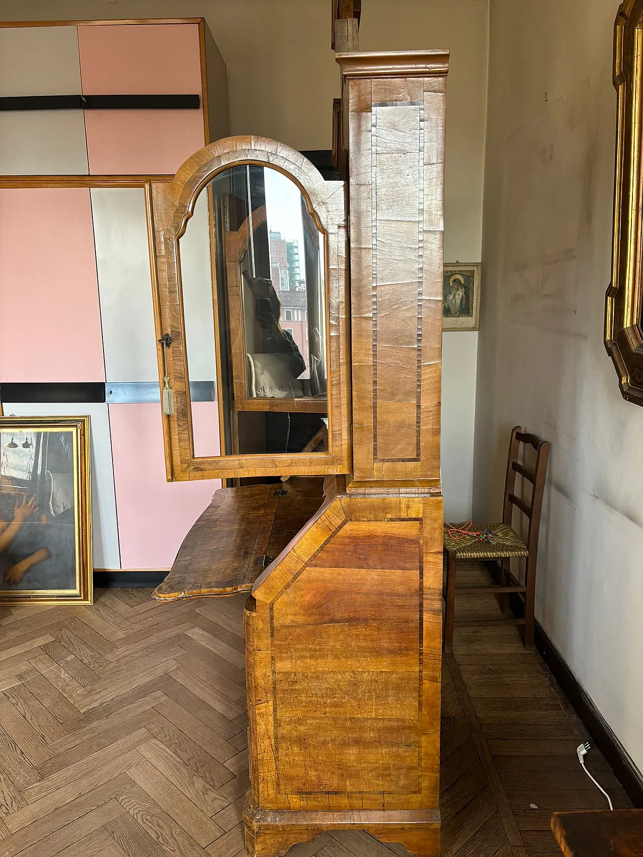 Italian trumeau in late 19th century walnut root 4