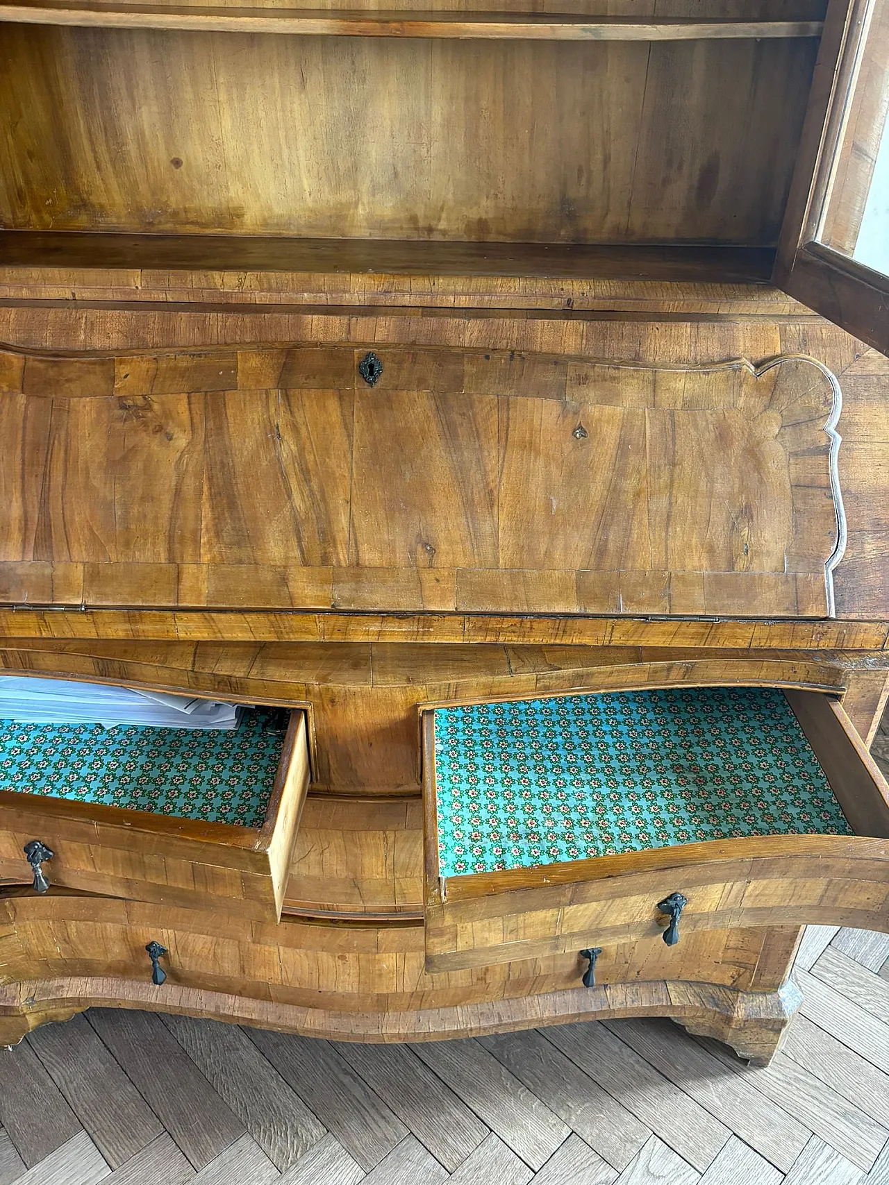 Italian trumeau in late 19th century walnut root 7