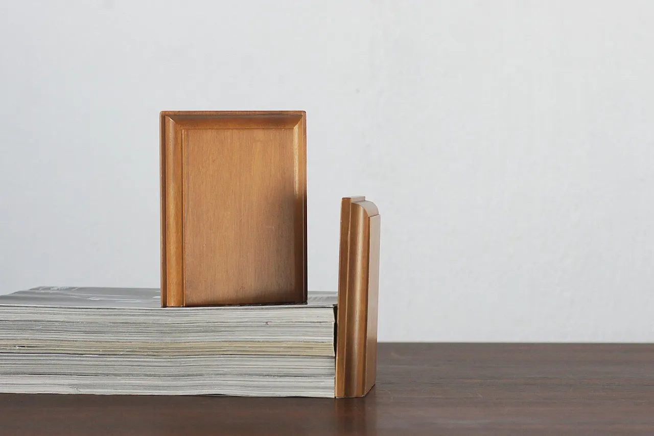 Pair of Mid-Century Modern wooden bookends, 1960s 2