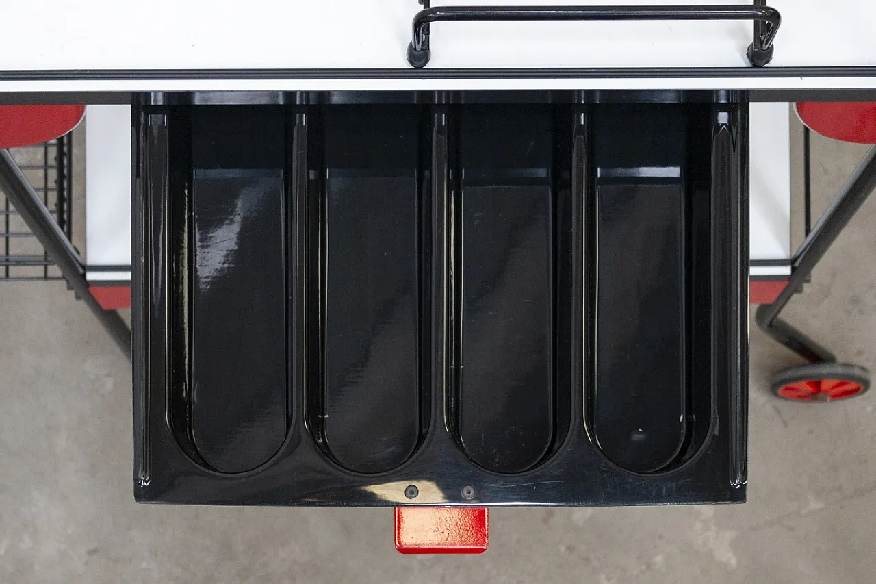 Carrello in metallo laccato Casamania by Frezza, anni '80 17