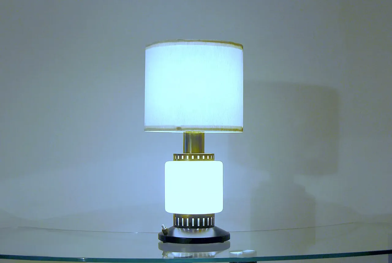 Table lamp in opal glass and brass, 20th century 2