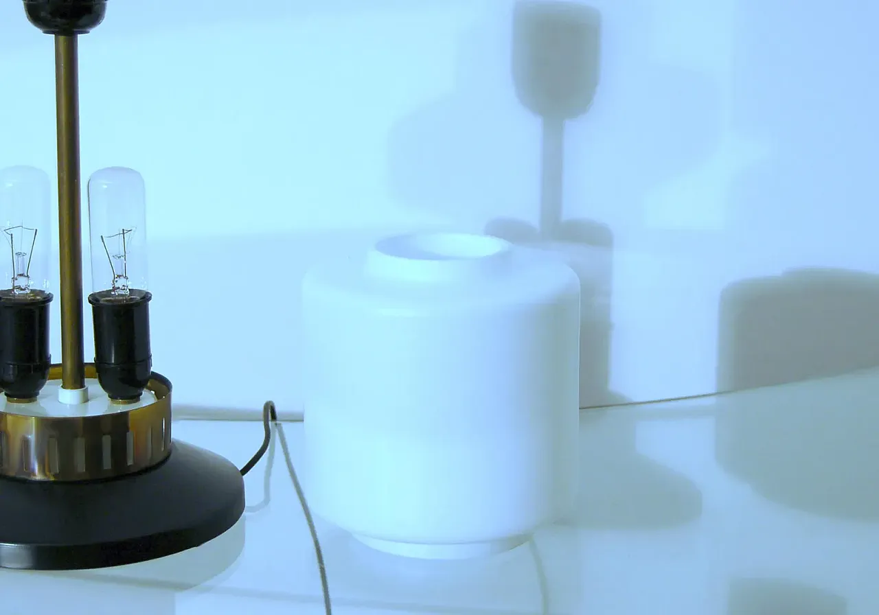 Table lamp in opal glass and brass, 20th century 8