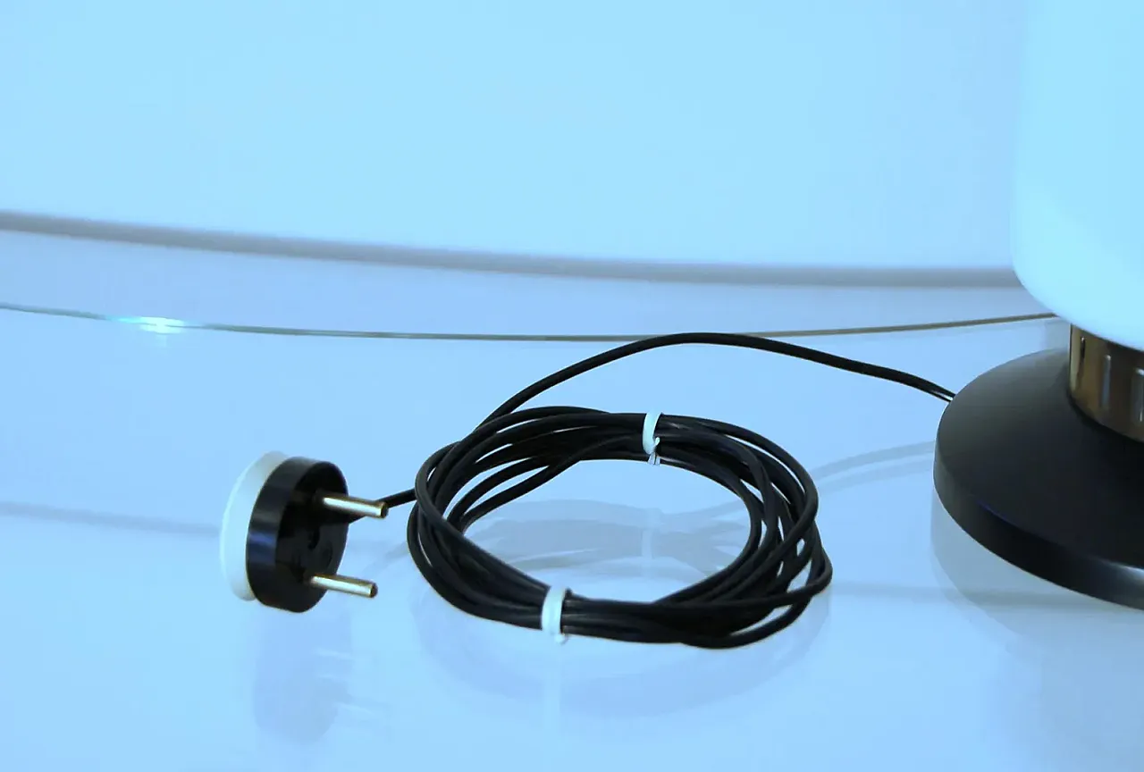 Table lamp in opal glass and brass, 20th century 9