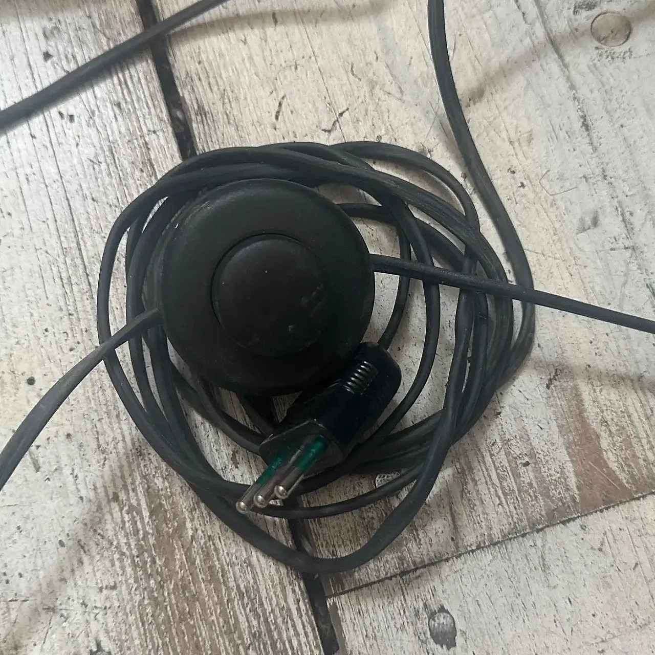 Chromed metal and white wood floor lamp, 1970s 11