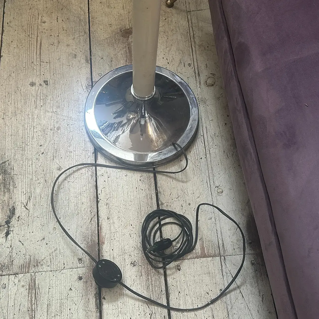 Chromed metal and white wood floor lamp, 1970s 13