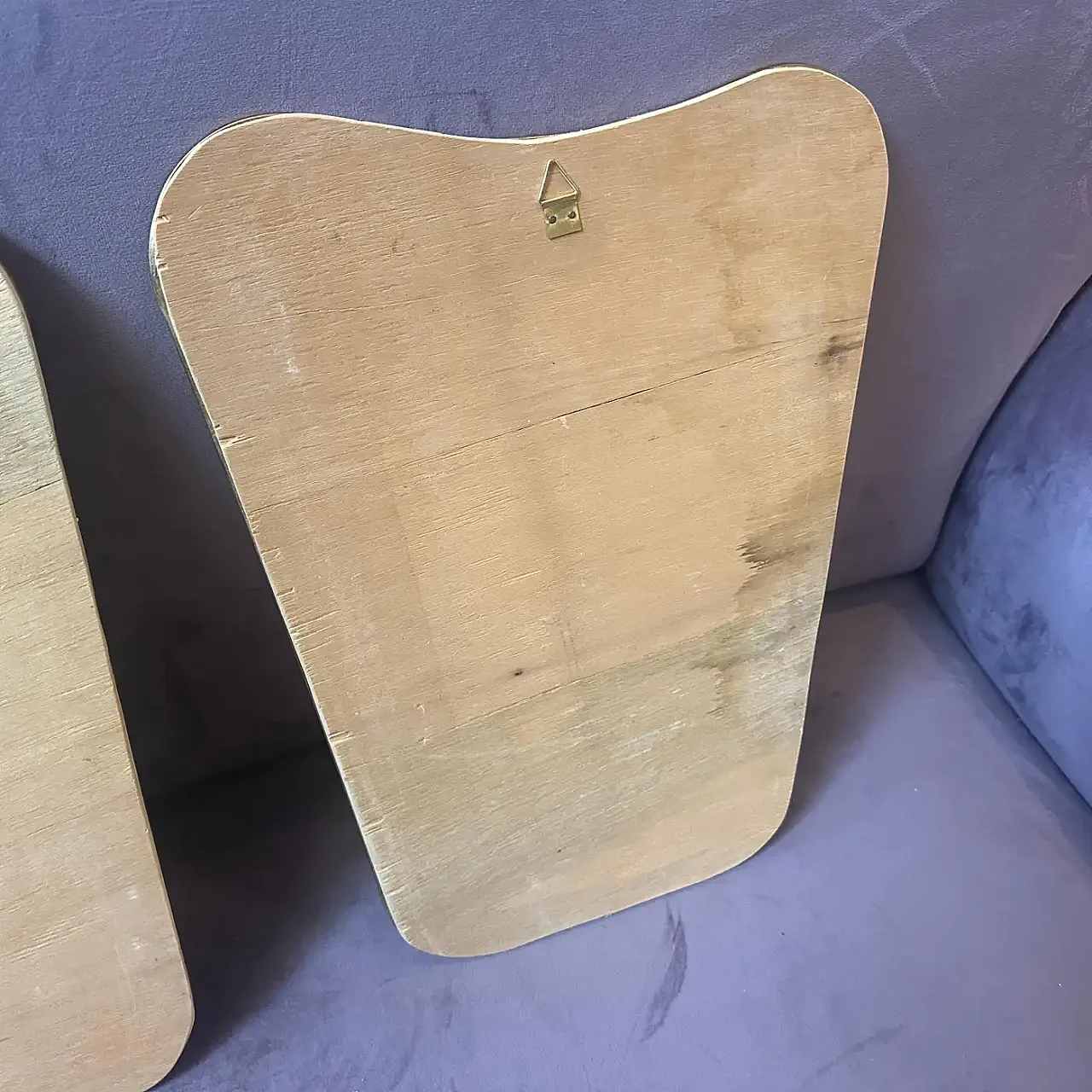 Coppia di specchi in ottone a forma di biscotto, anni '70 4