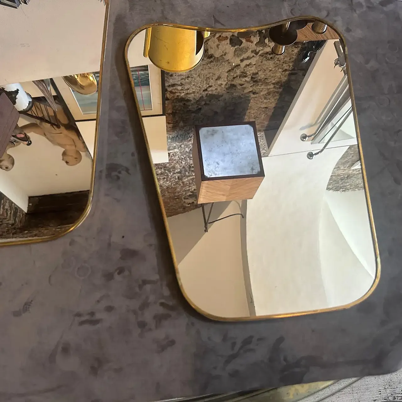 Coppia di specchi in ottone a forma di biscotto, anni '70 9