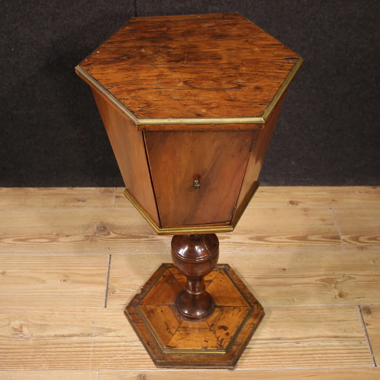 Pair of Italian coffee tables, 19th century 5