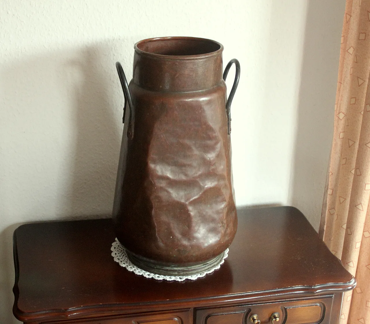 Hammered copper umbrella stand with metal handles, 70s 1
