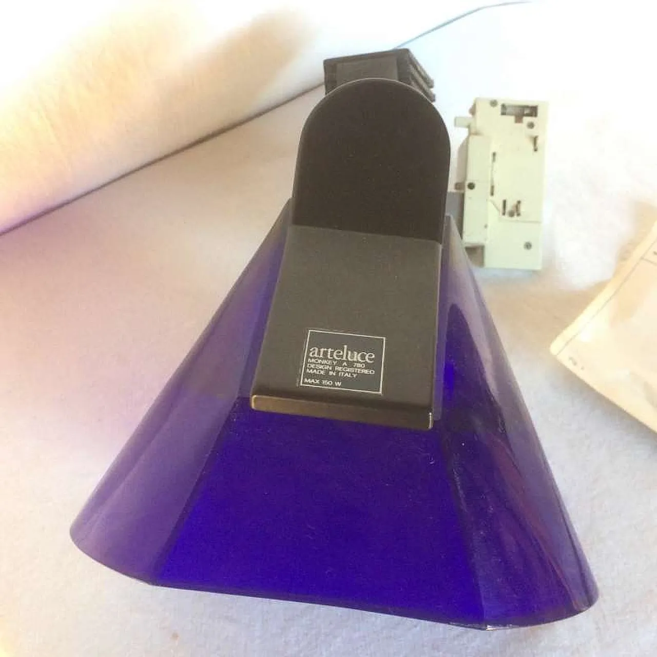 Lampada Monkey di P.King & S.Miranda per ARTELUCE, anni '80 4