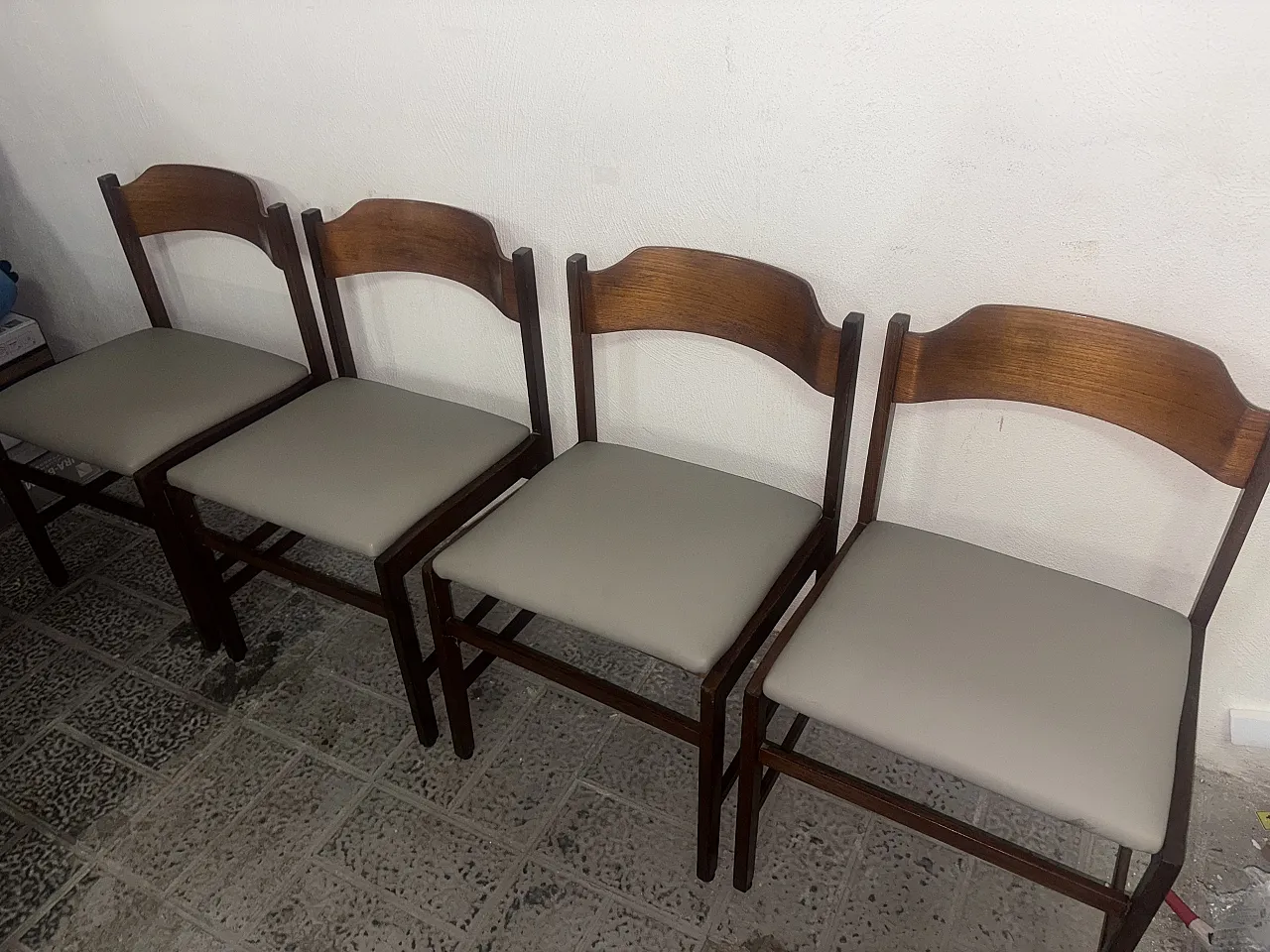 Table and chairs by Guido Faleschini, 70s 5