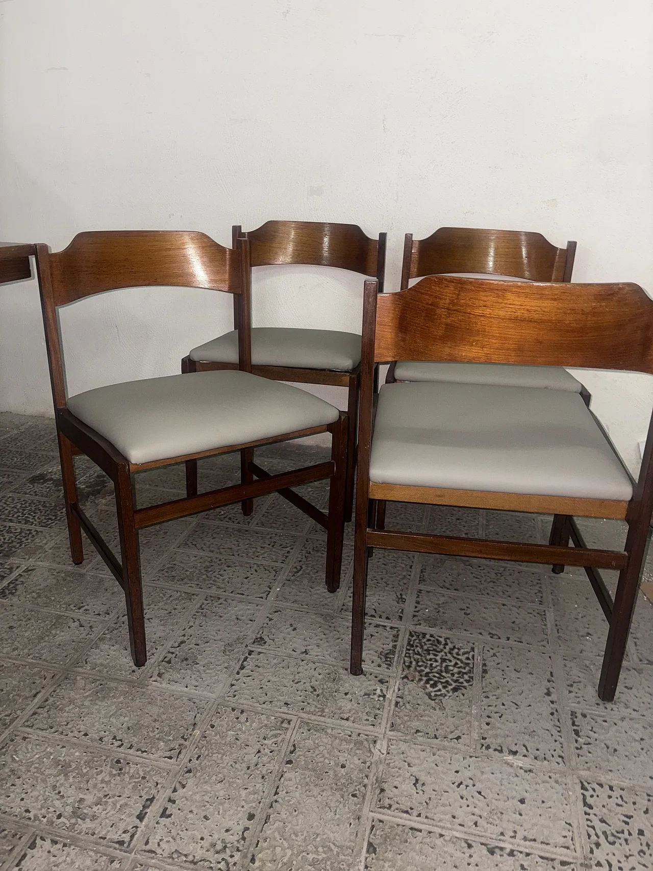 Table and chairs by Guido Faleschini, 70s 9