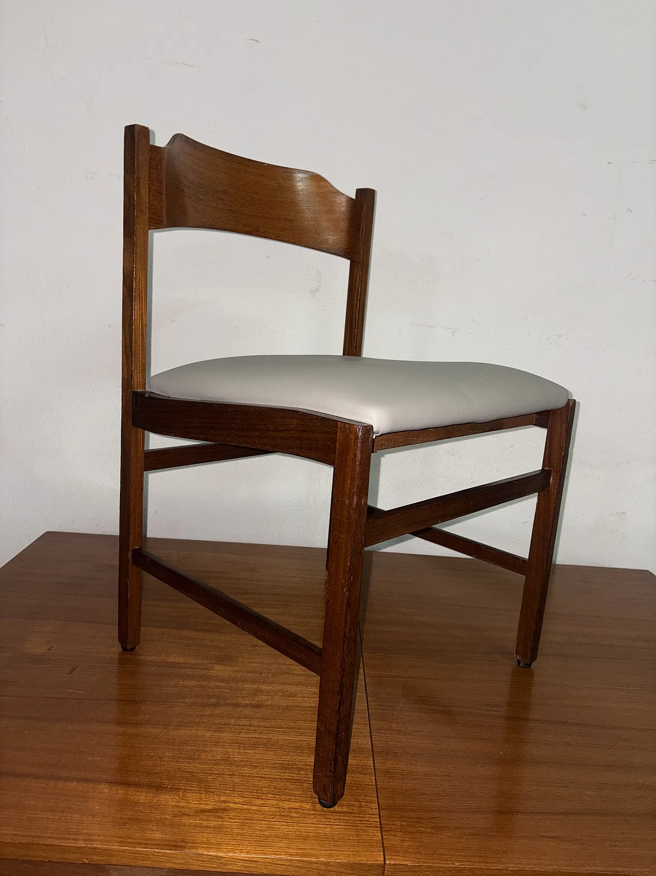 Table and chairs by Guido Faleschini, 70s 13