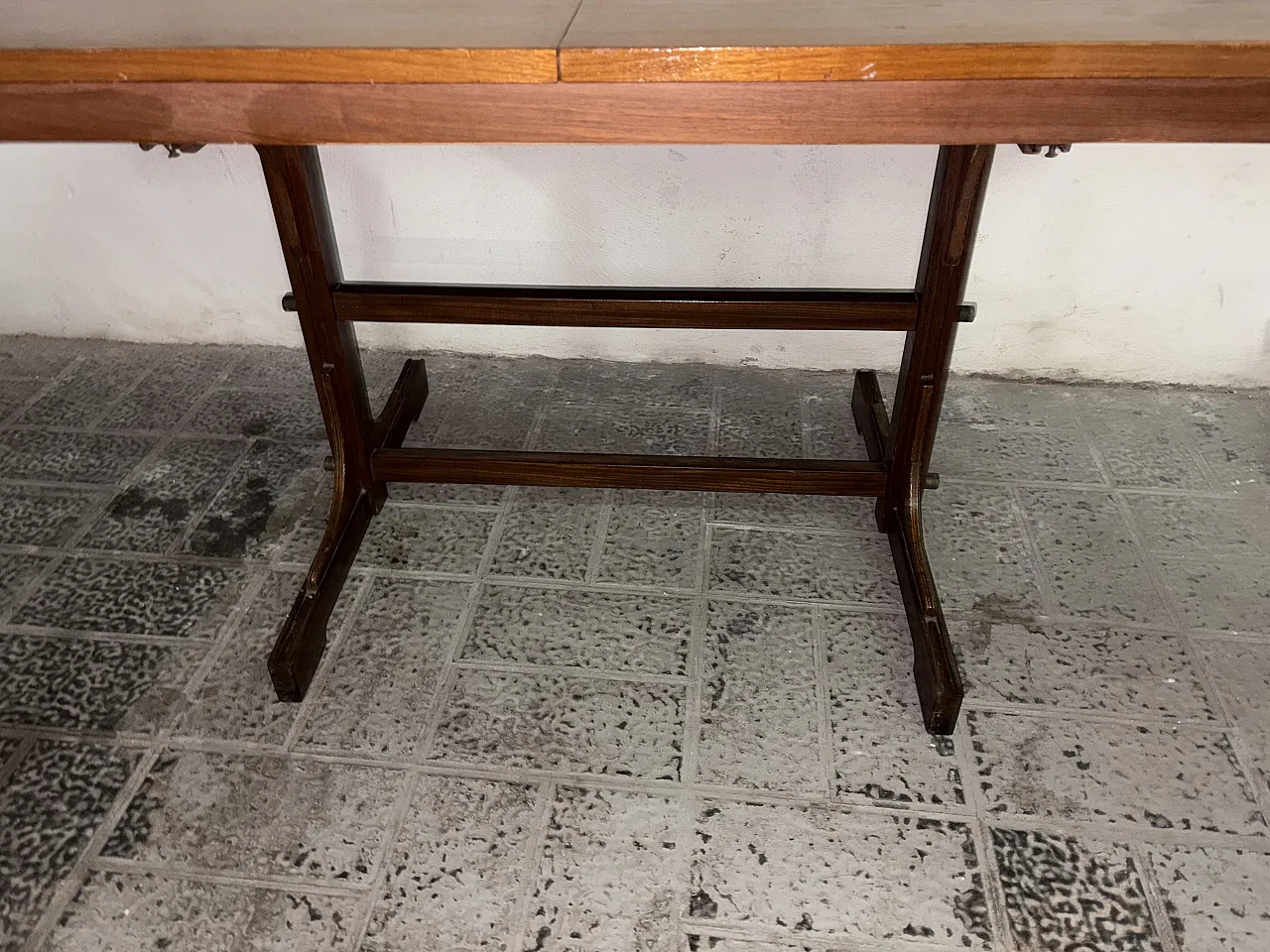 Table and chairs by Guido Faleschini, 70s 17