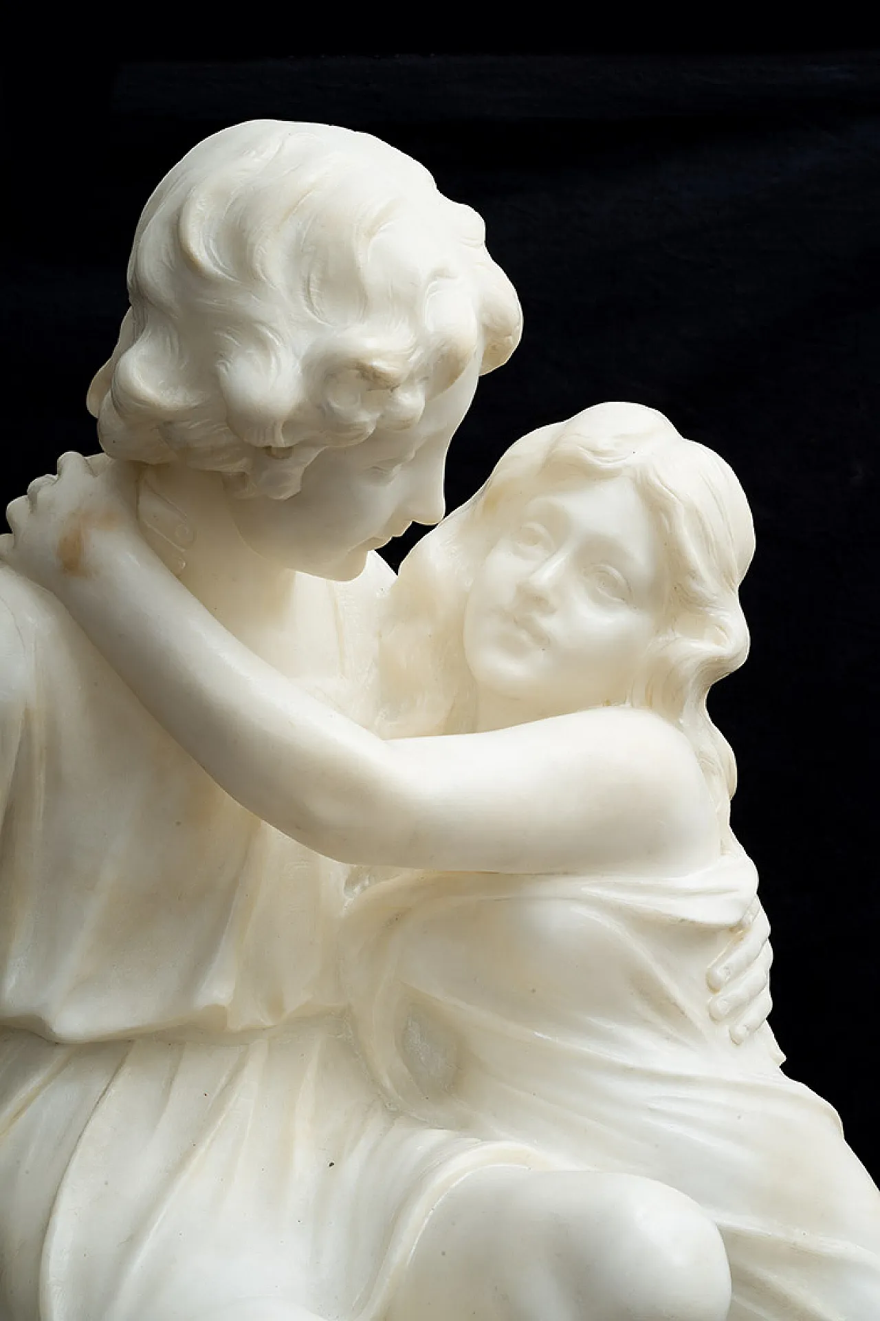 Scultura in alabastro raffigurante L'Amour. Francia, '800 2