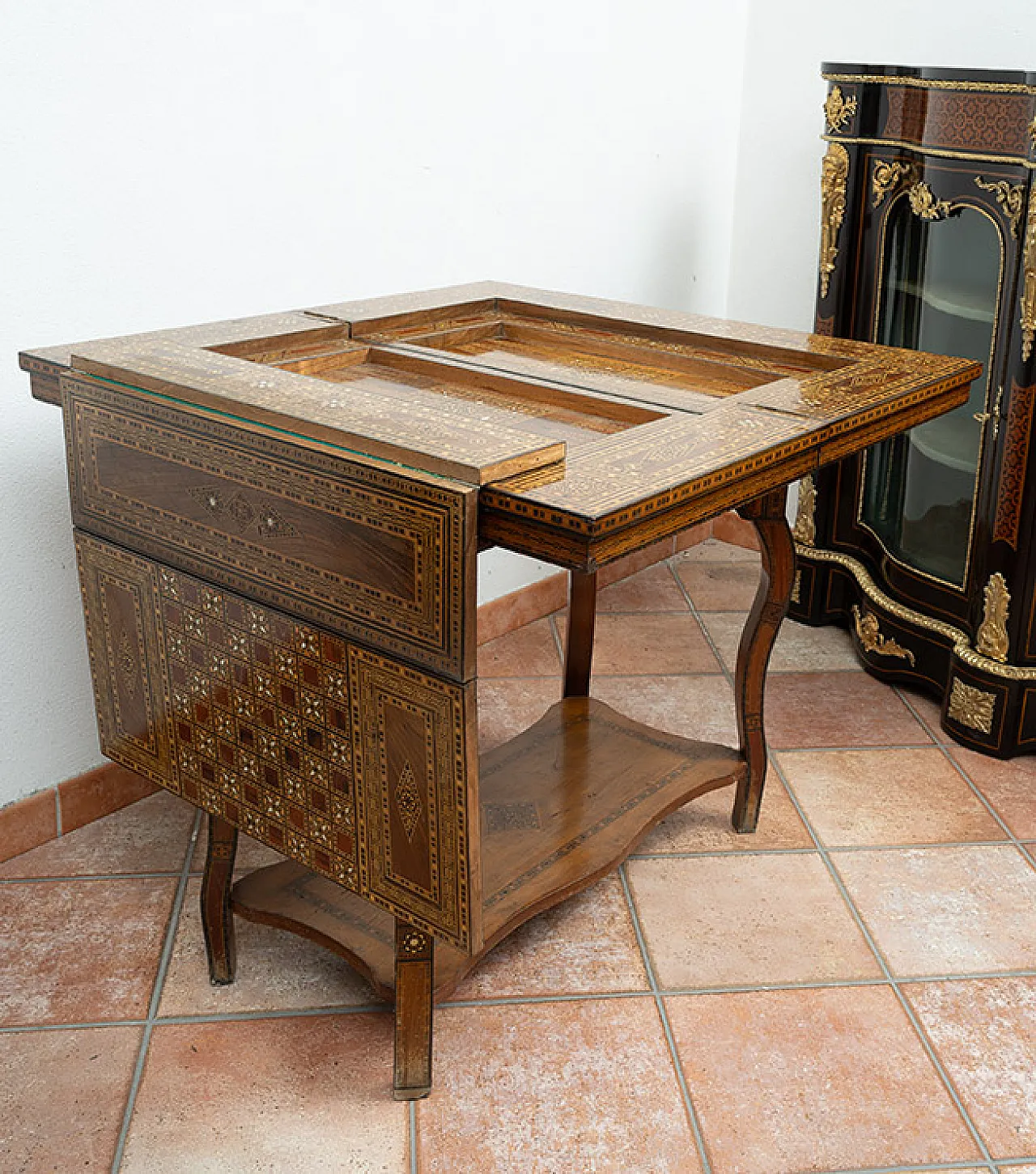 Tavolo da gioco in legno policromo con inserti in madreperla, '800 6