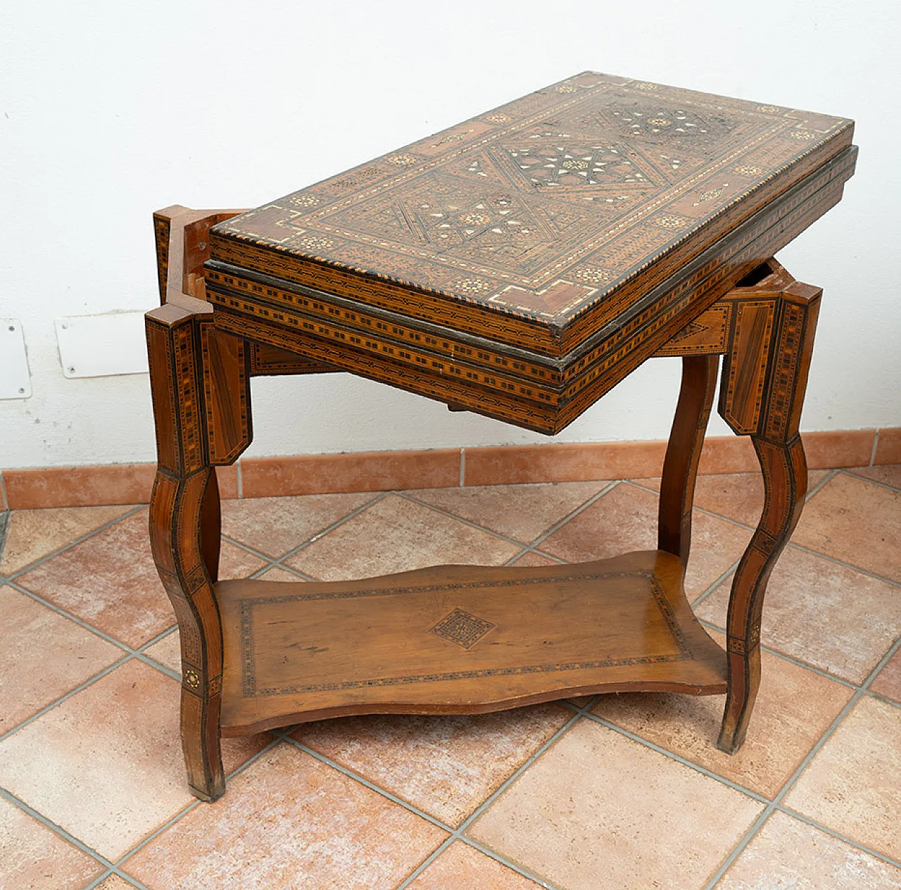 Tavolo da gioco in legno policromo con inserti in madreperla, '800 7