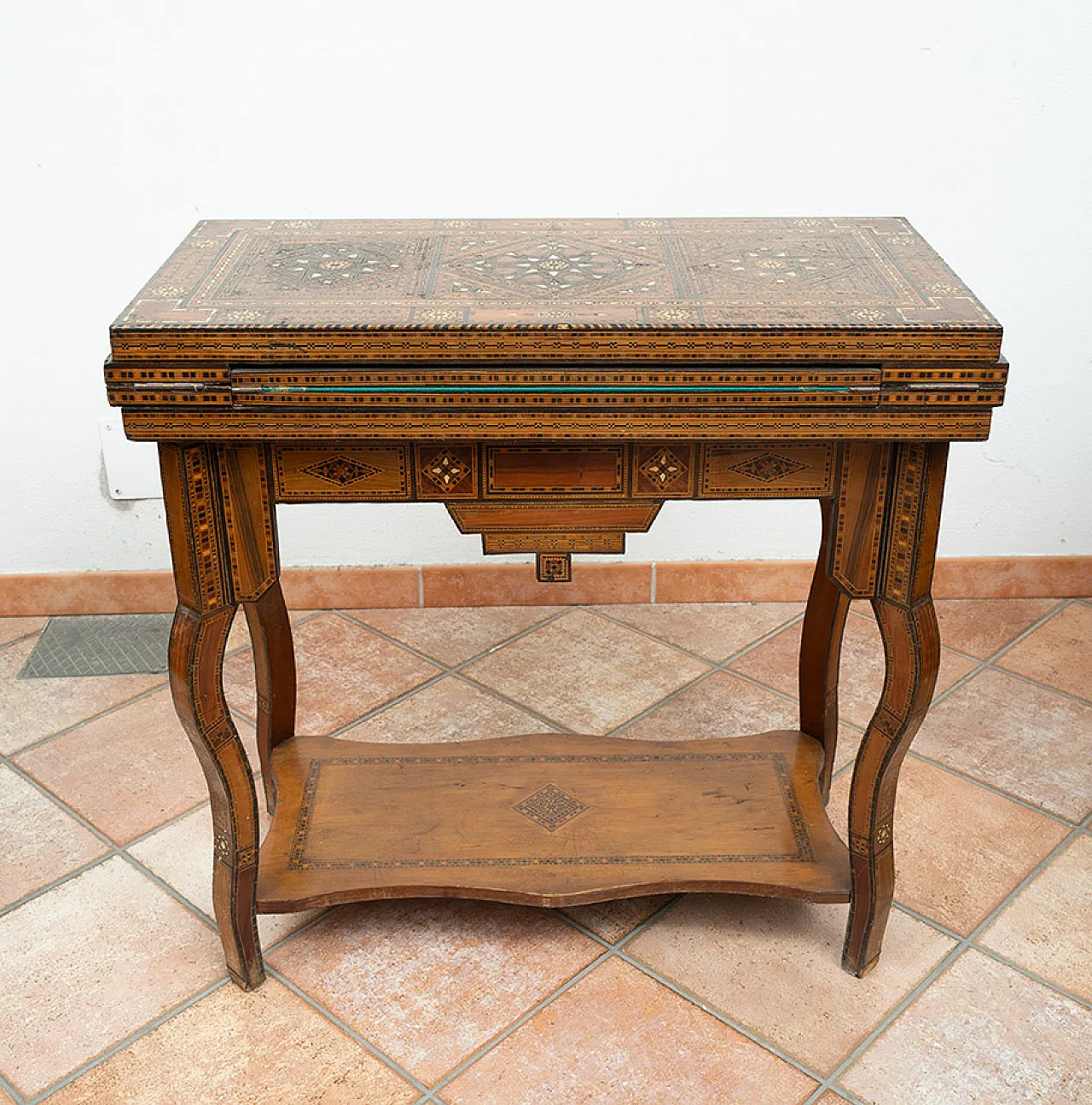 Tavolo da gioco in legno policromo con inserti in madreperla, '800 9