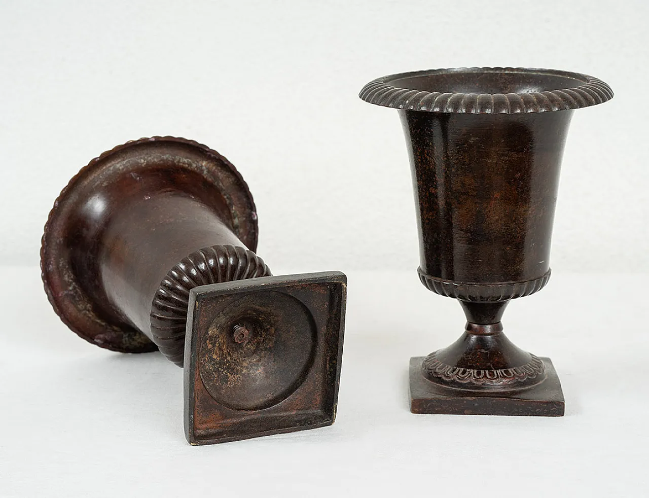 Coppia di vasi in bronzo brunito, '800 2