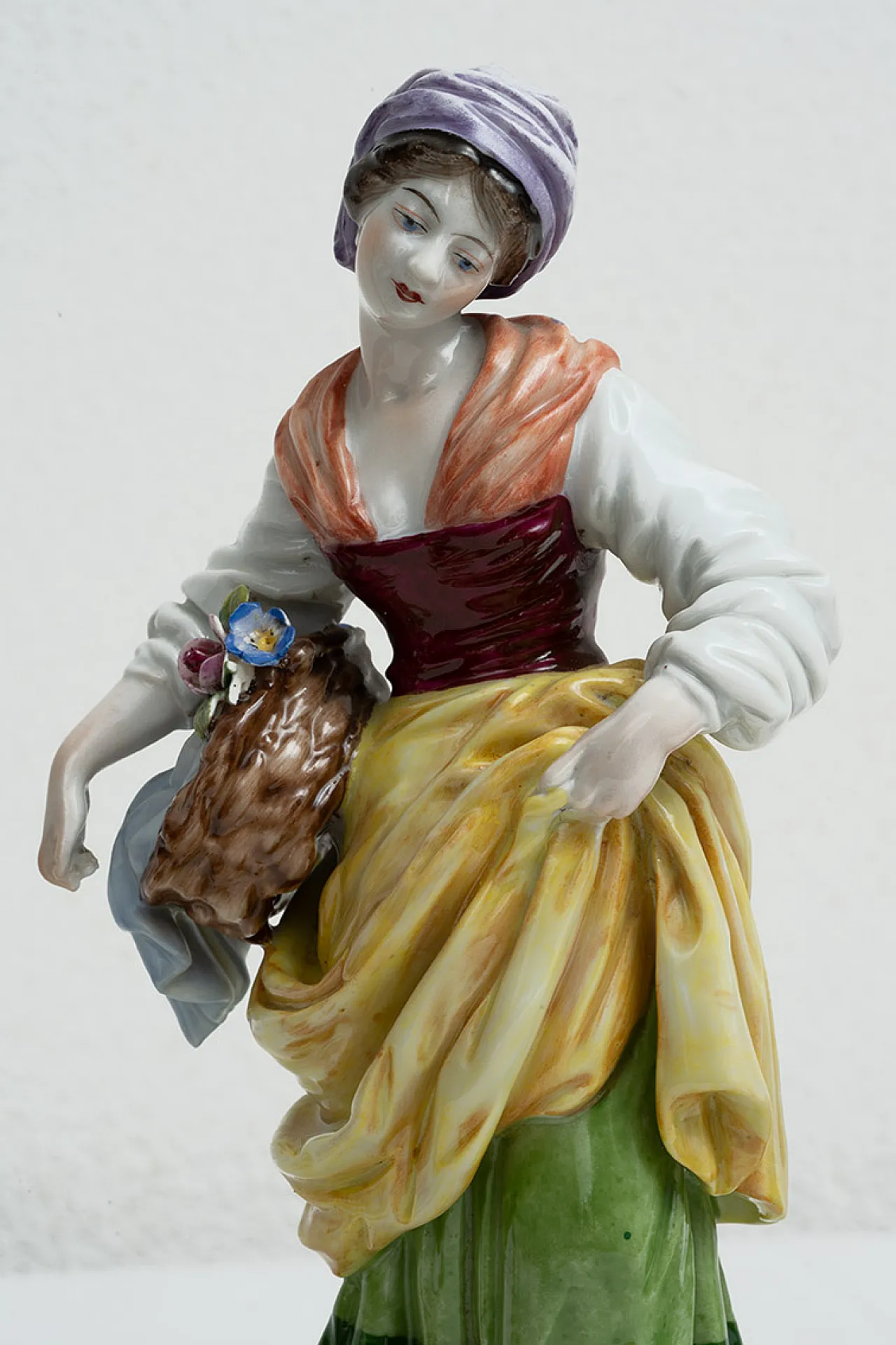 4 Sculture in porcellana policroma di Capodimonte, '800 4