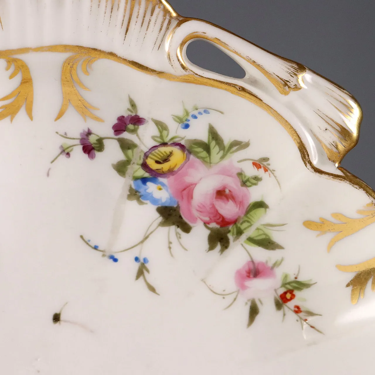 3 Appetizer baskets with gold trim, 19th century 4