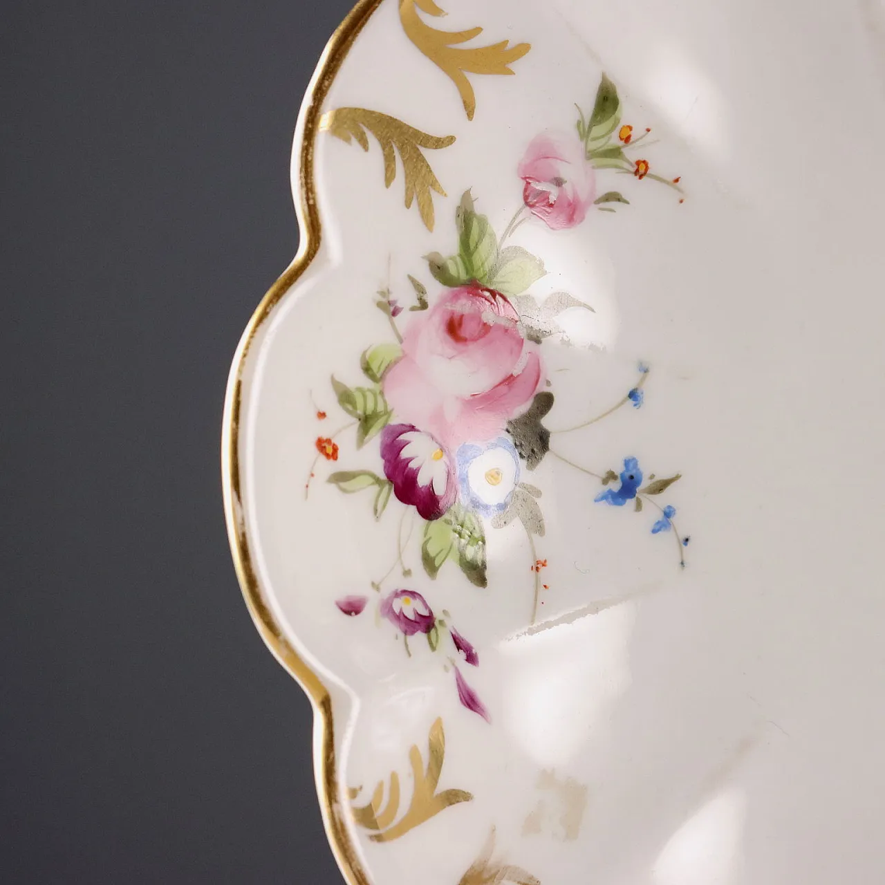 3 Appetizer baskets with gold trim, 19th century 6