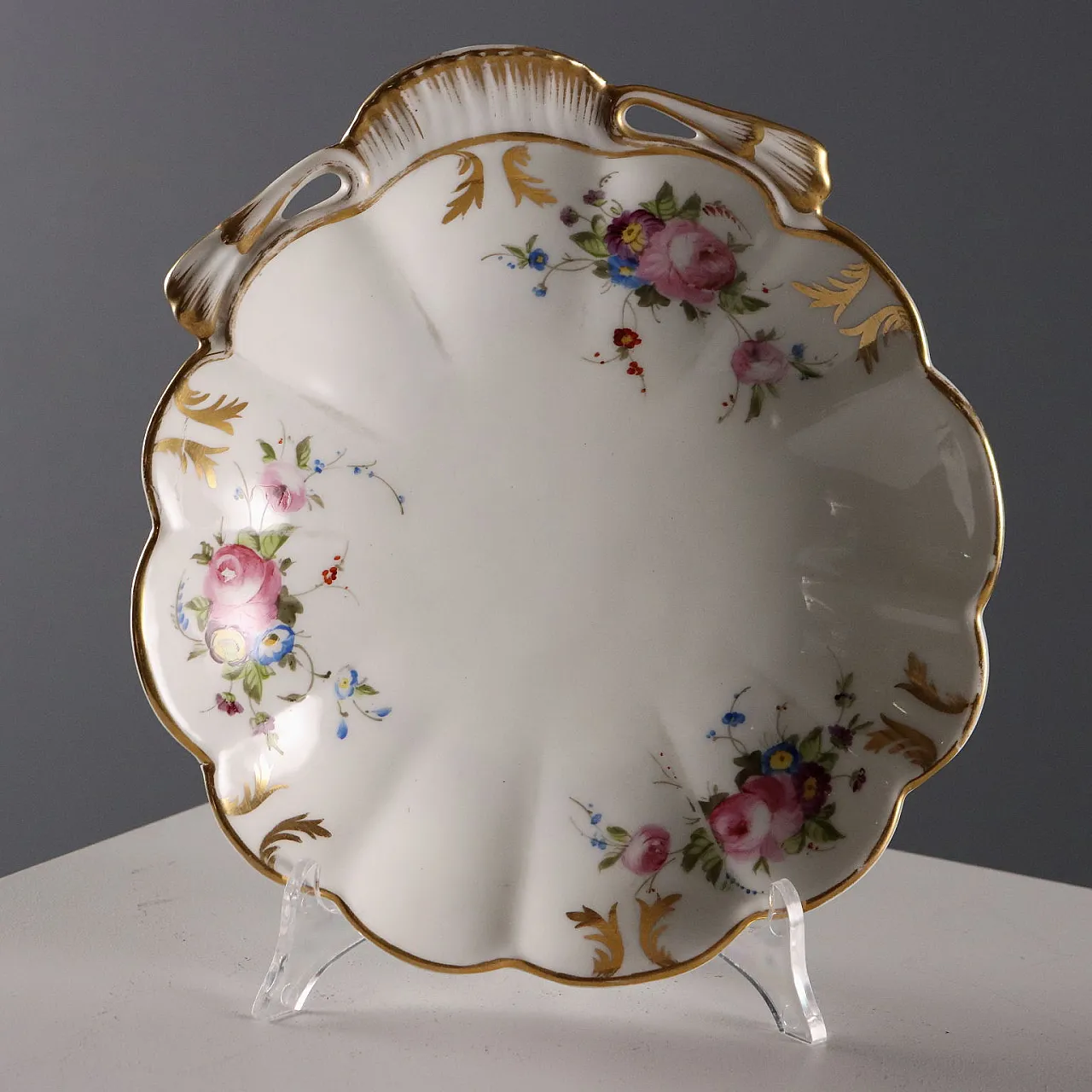 3 Appetizer baskets with gold trim, 19th century 10