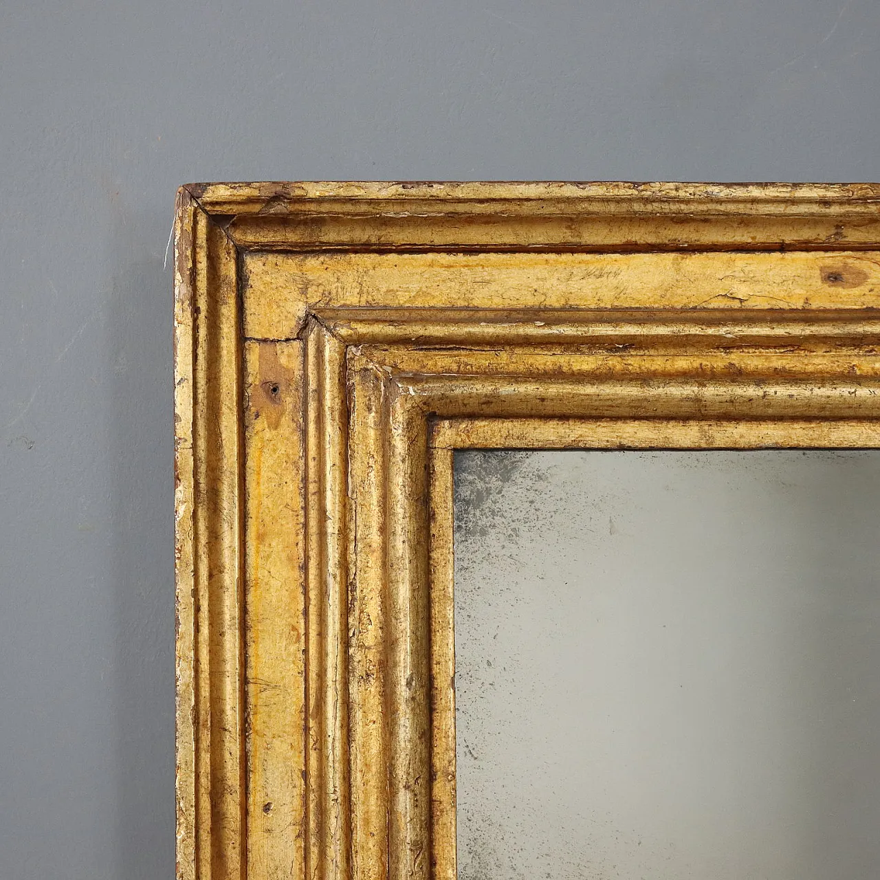 Specchiera in legno modanato e dorato, primo '700 3