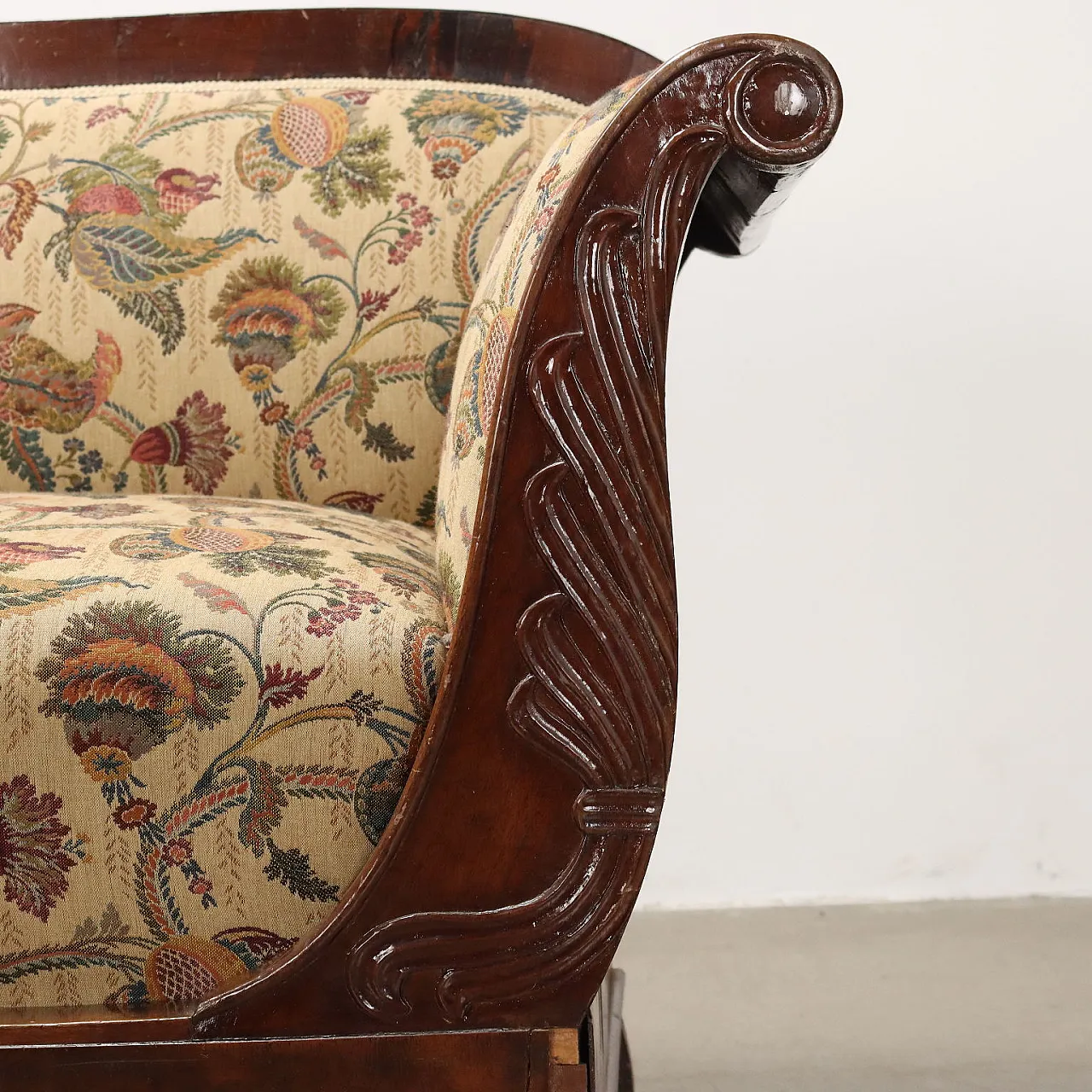 Divano Luigi Filippo in tessuto e noce, '800 6