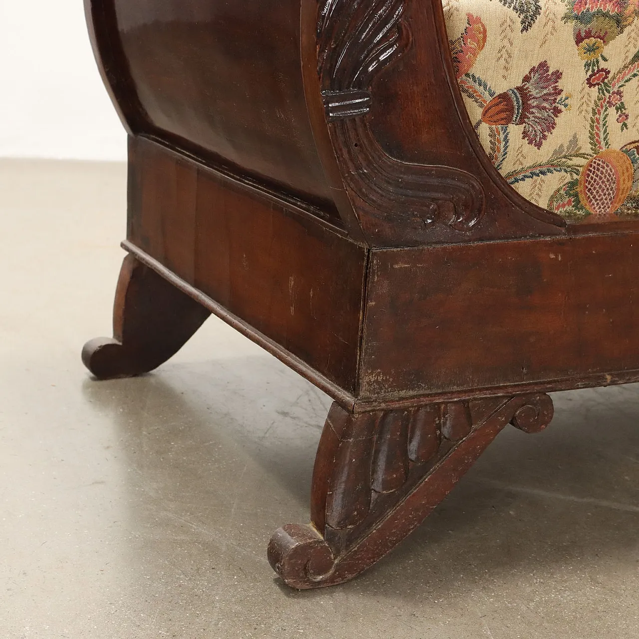 Divano Luigi Filippo in tessuto e noce, '800 8