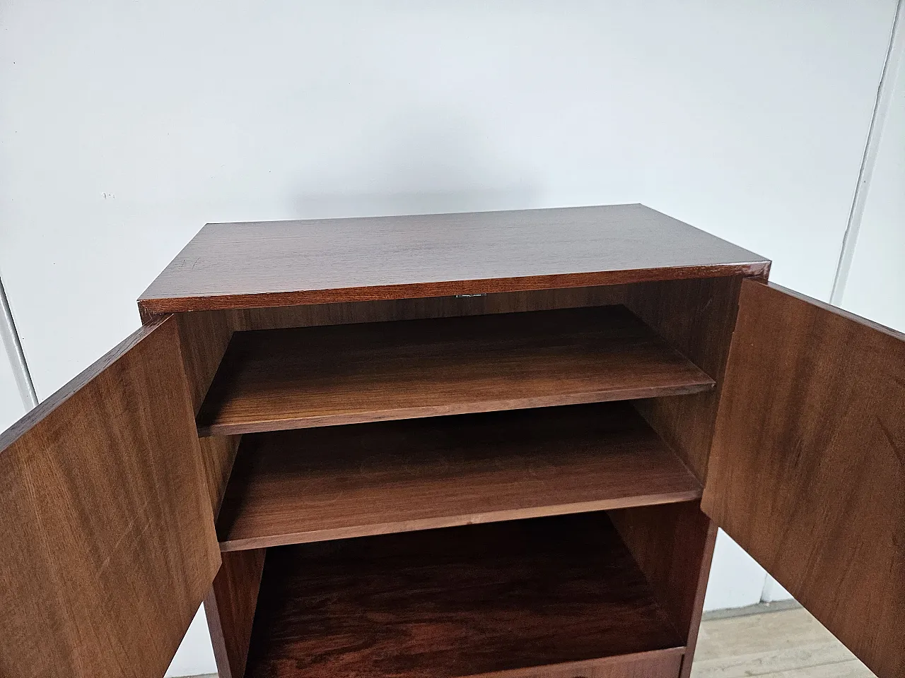 Credenza svedese di Peter Hvidt in teak, anni '60 8