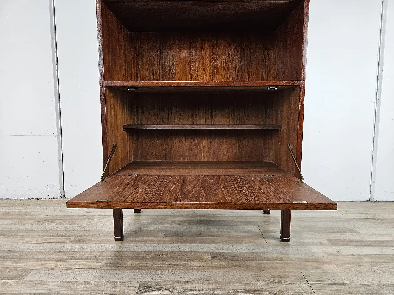 Credenza svedese di Peter Hvidt in teak, anni '60 11