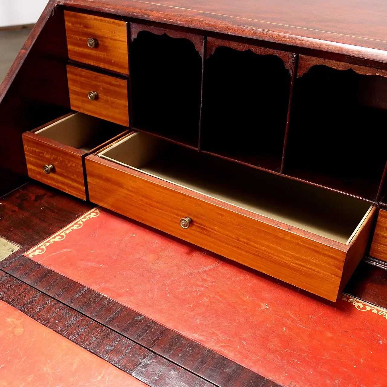 Ribalta vittoriana con decorazioni in rovere e mogano, '800 5