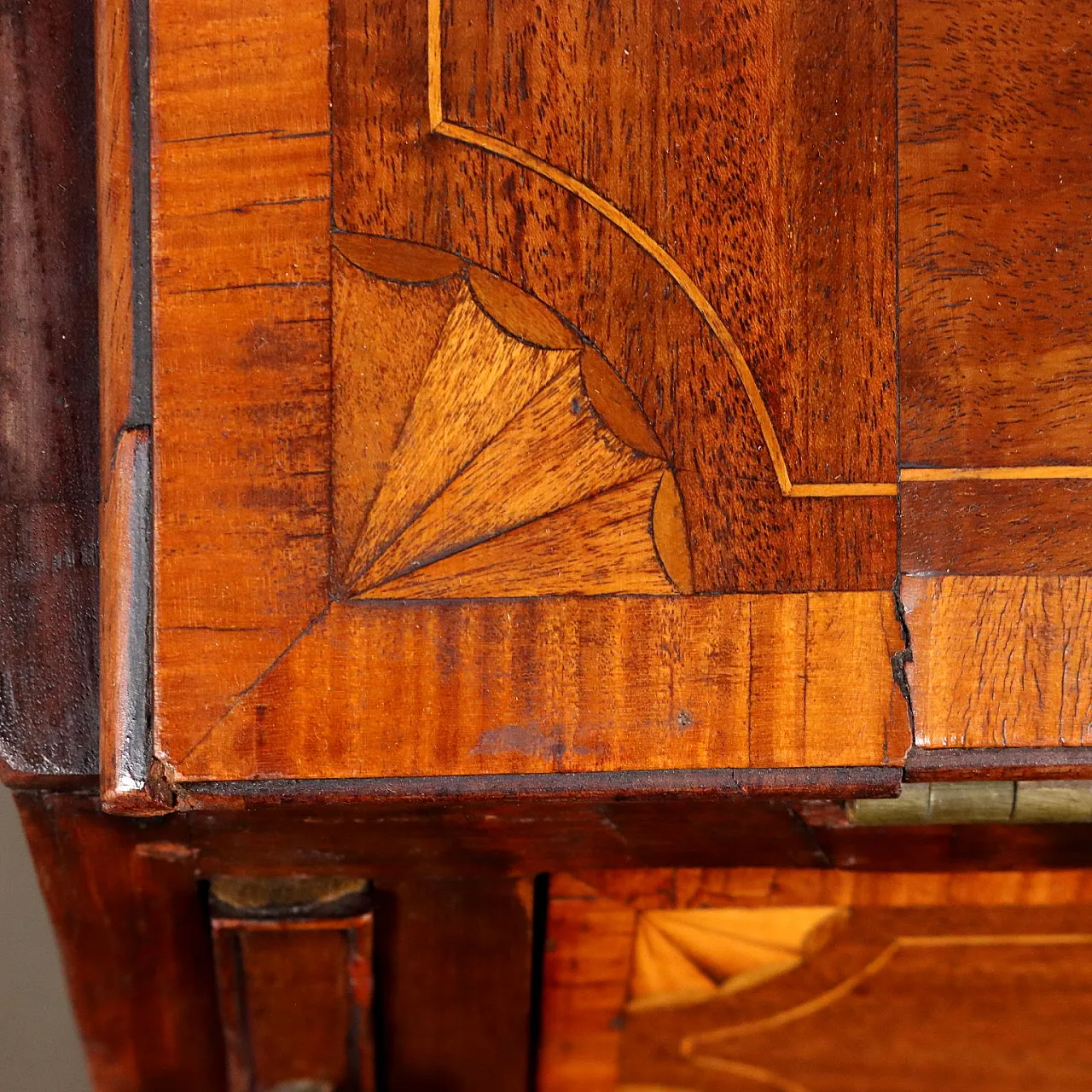 Ribalta vittoriana con decorazioni in rovere e mogano, '800 7