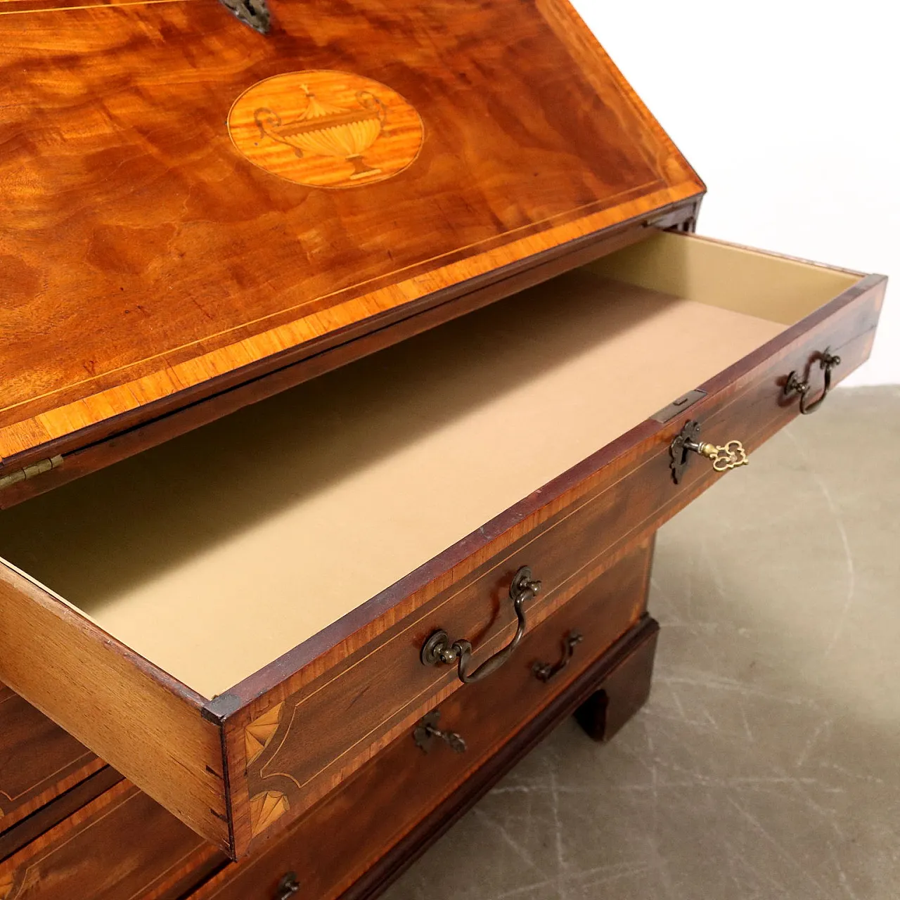 Ribalta vittoriana con decorazioni in rovere e mogano, '800 8