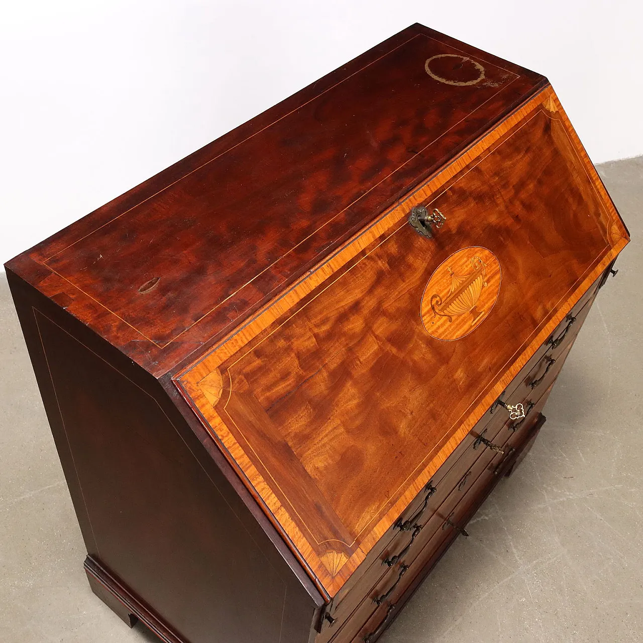 Ribalta vittoriana con decorazioni in rovere e mogano, '800 9