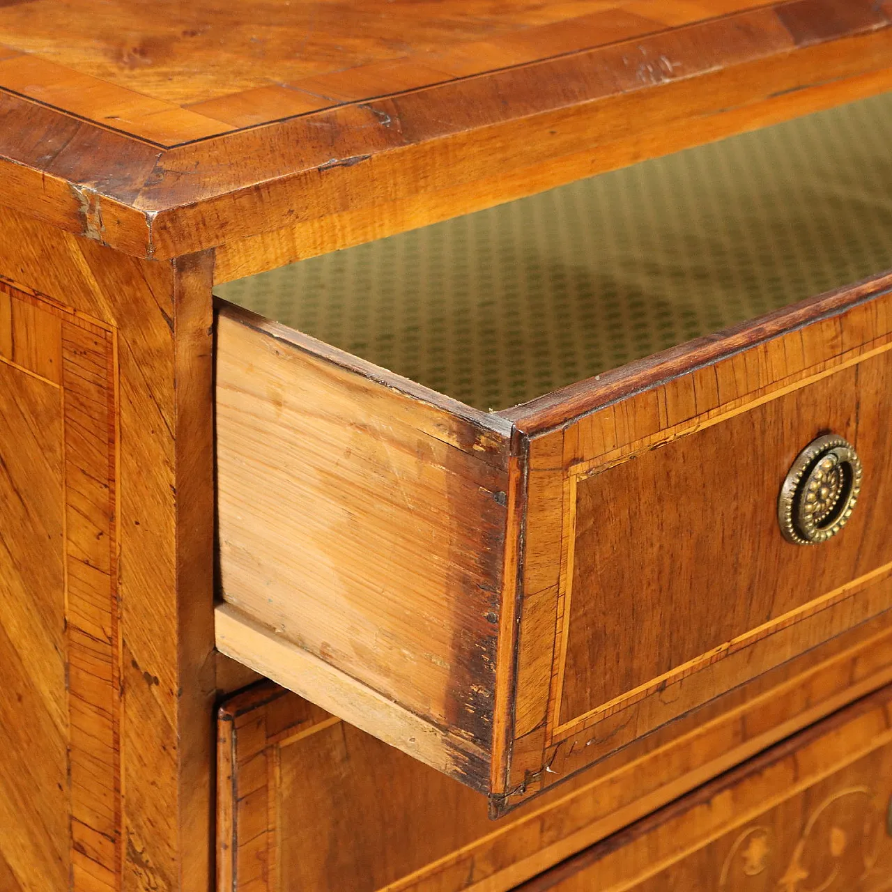 Comò Neoclassico in legno intarsiato, fine '700 3