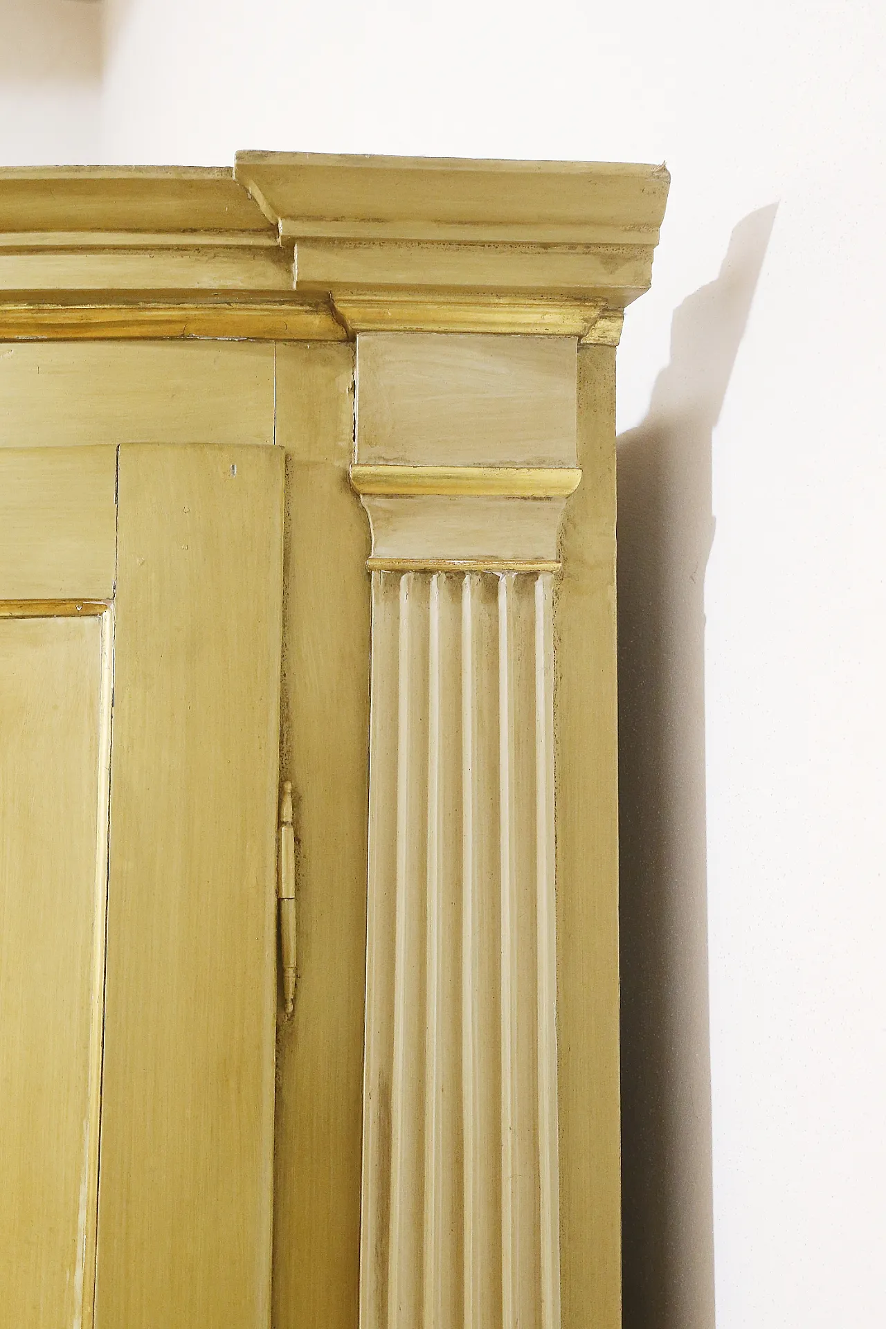 Empire style ivory lacquered curved corner cabinet, 19th century 3