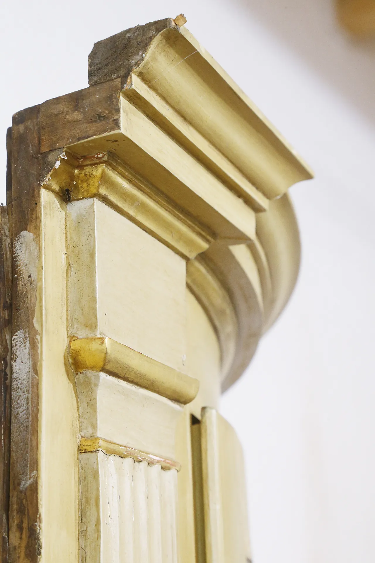 Empire style ivory lacquered curved corner cabinet, 19th century 7